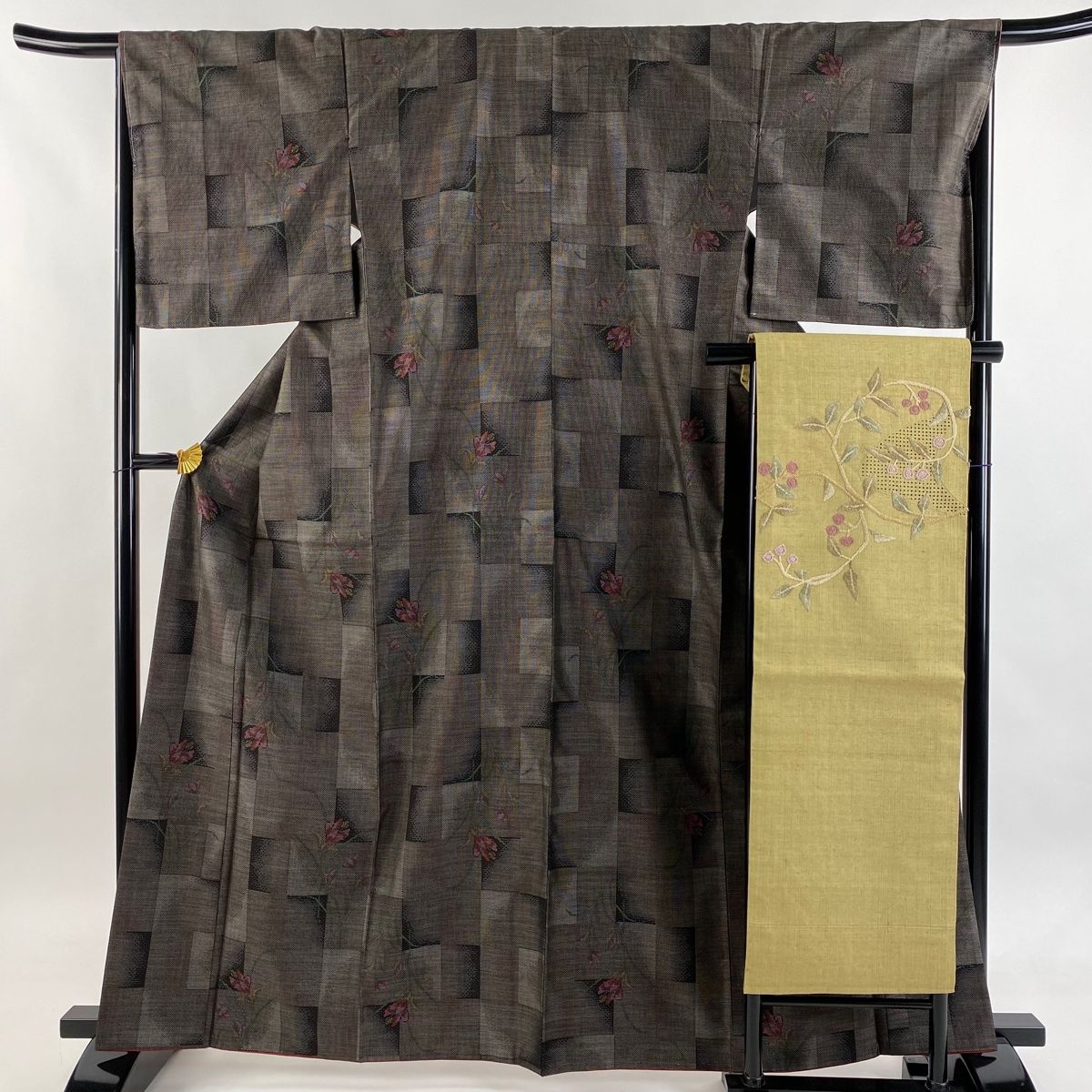 大島紬 身丈163 5 cm 裄丈66 M 袷 名古屋帯セット 純泥染 証紙 草花 幾何学模様 焦茶色 正絹 秀品