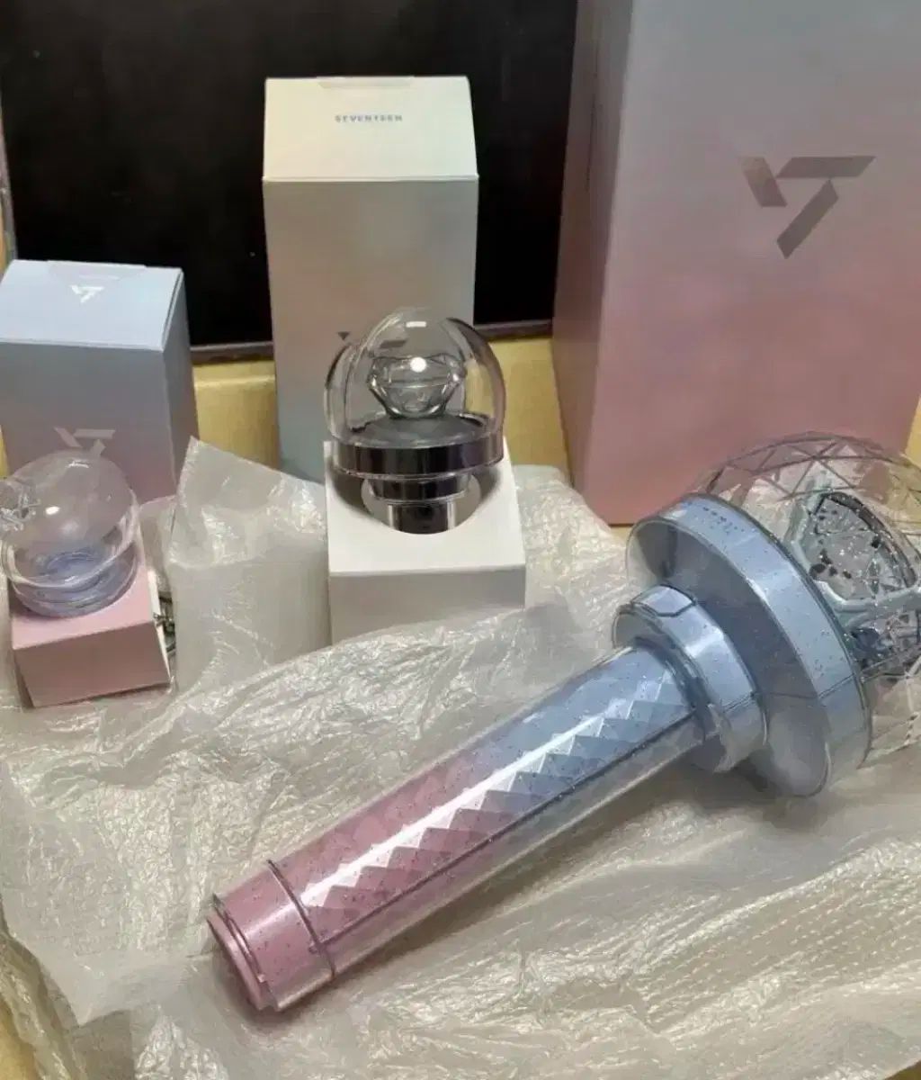 み SEVENTEEN セブンティーン セブチ ペンライト まとめ 10周年 カラット棒 Ver3 カラット棒 キーホルダー ボンボンイ
