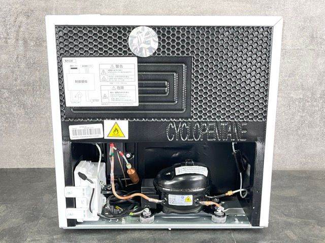 26C164_ジA【2025年製】Comfee' ノンフロン1ドア冷凍庫 32L RCD40WH1JP キッチン家電 現状品 中古 コンフィー ノンフロン冷凍庫 【中古】comfee RCD40WH1JP (E) 32L 右