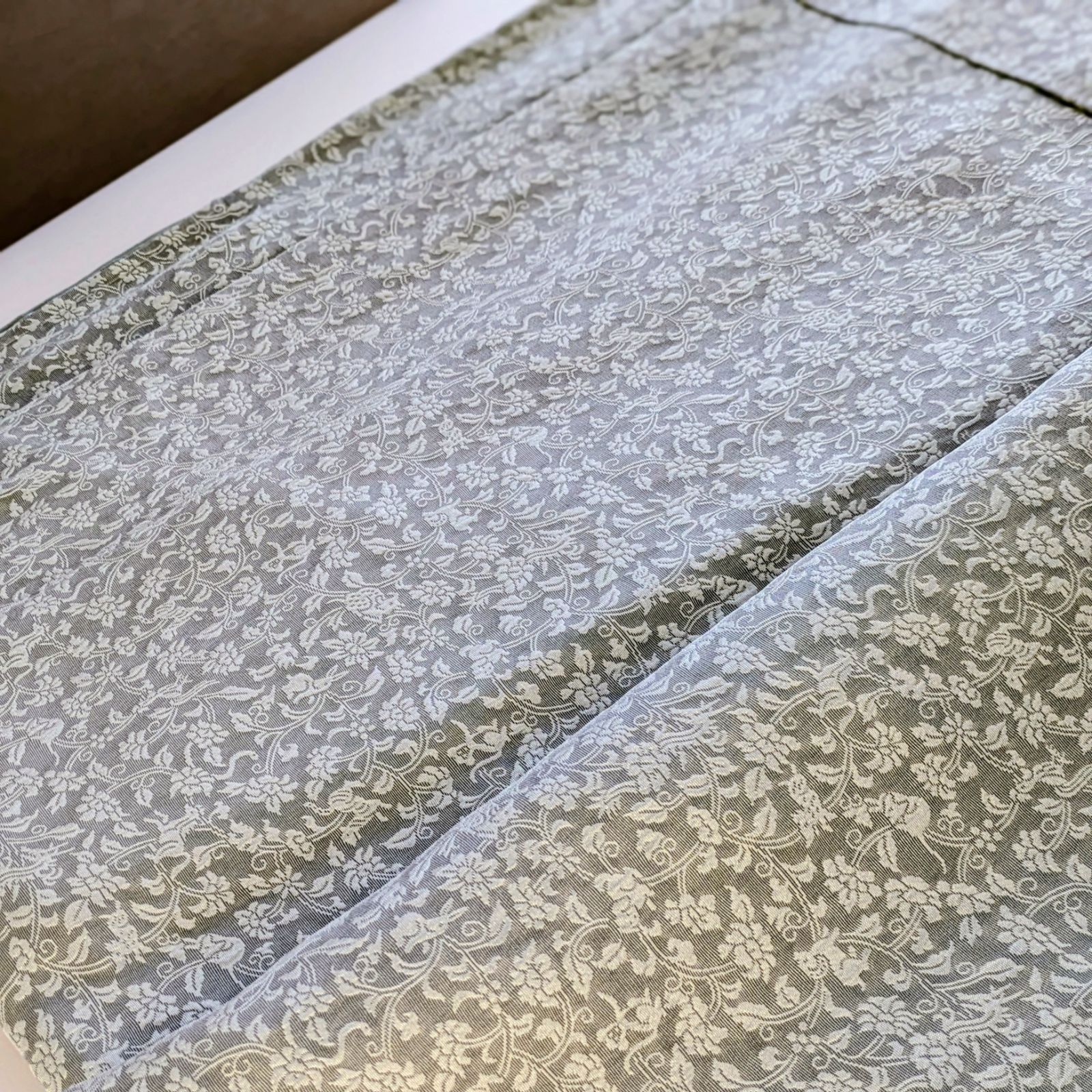 シュトラウス衣正絹御召小紋十二支更紗地紋