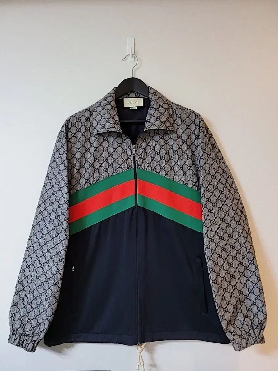 グッチ シュプリーム オールオーバ チェーン ロゴ シグネチャー シェイプ ライニング ジャケット