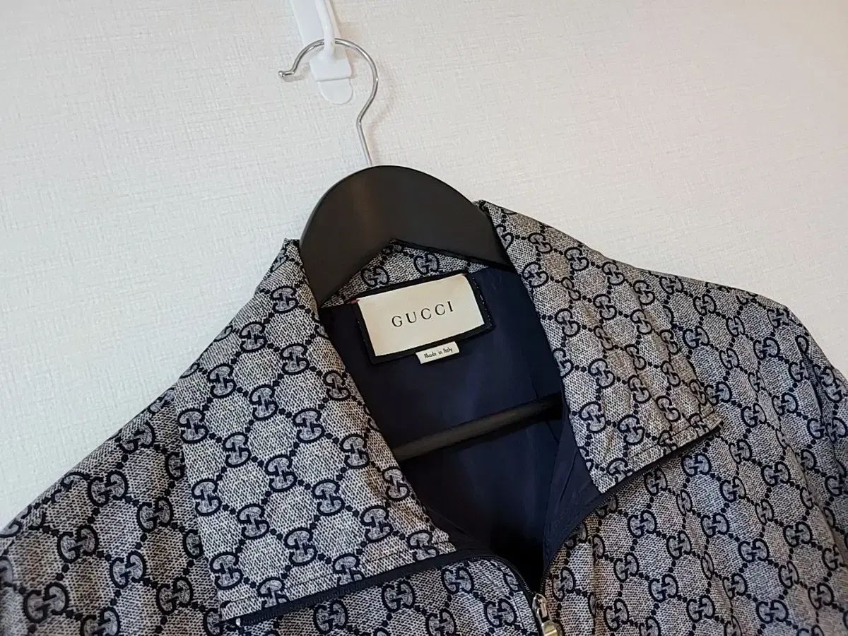 グッチ シュプリーム オールオーバ チェーン ロゴ シグネチャー シェイプ ライニング ジャケット