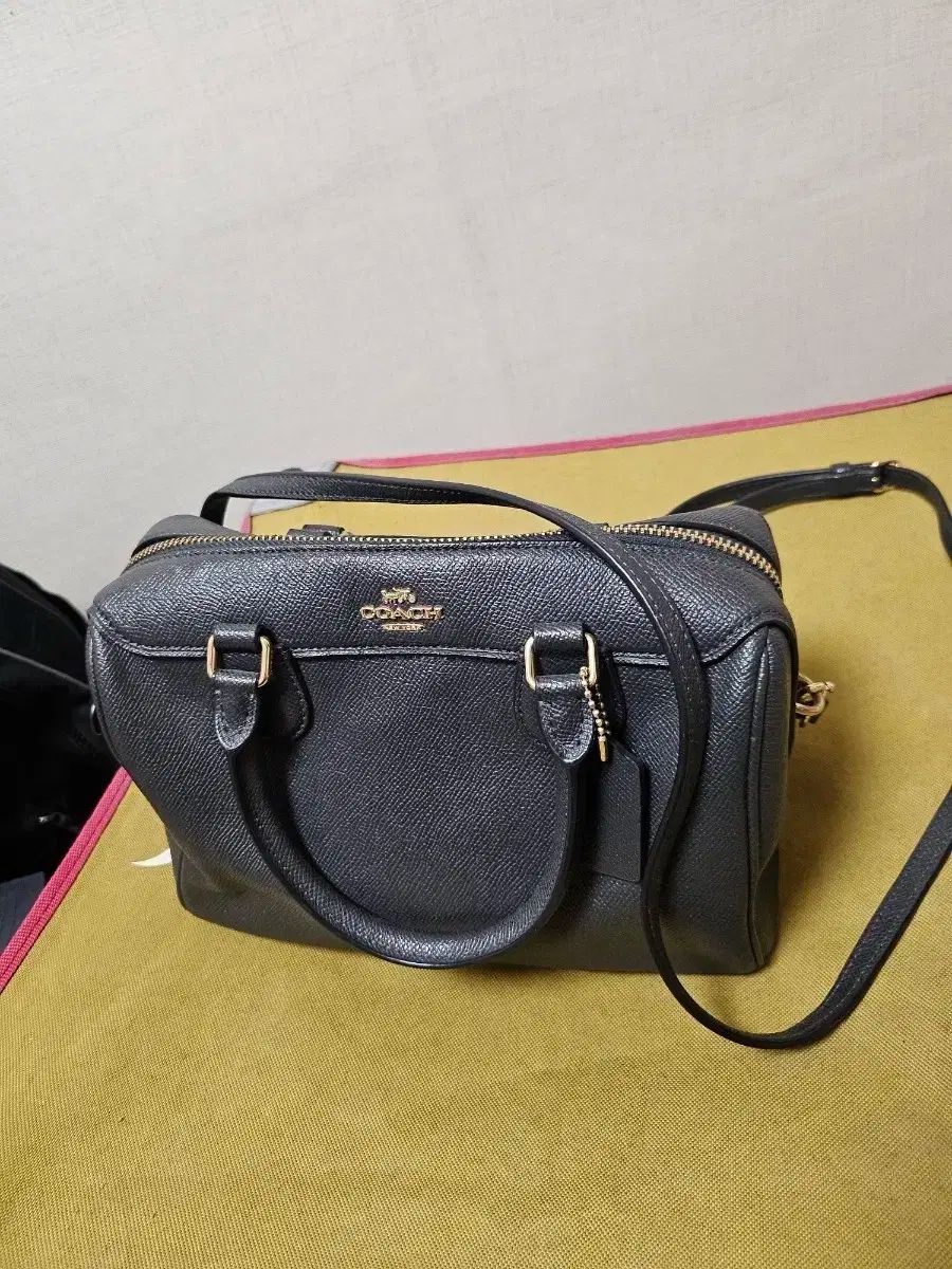 COACH ブラック ミニ チュール シャーチェルバッグ