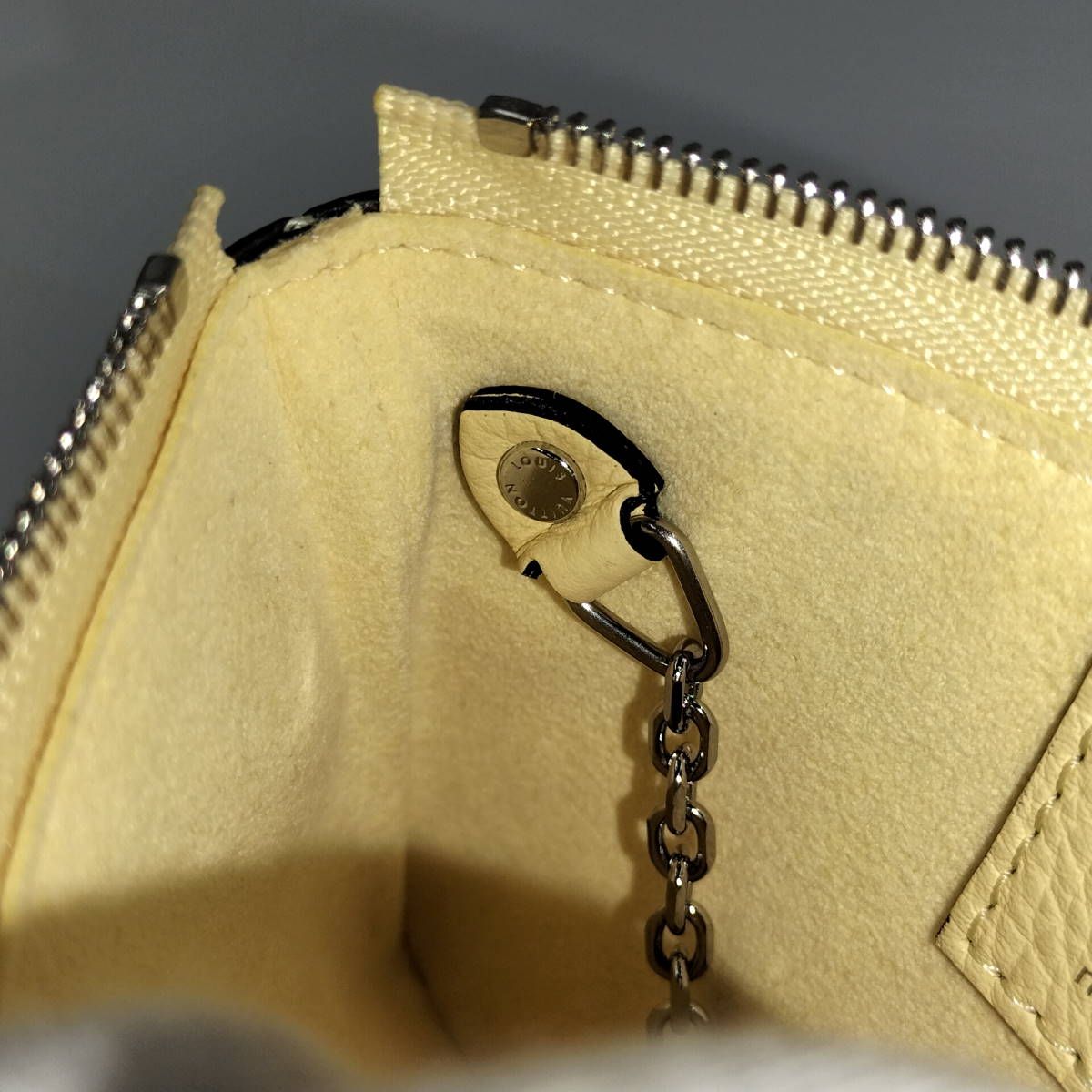 ルイ・ヴィトン マヒナ ポシェットクレ ケース かわいい♪Louis Vuitton☆ポシェット・クレ キーケース (Louis