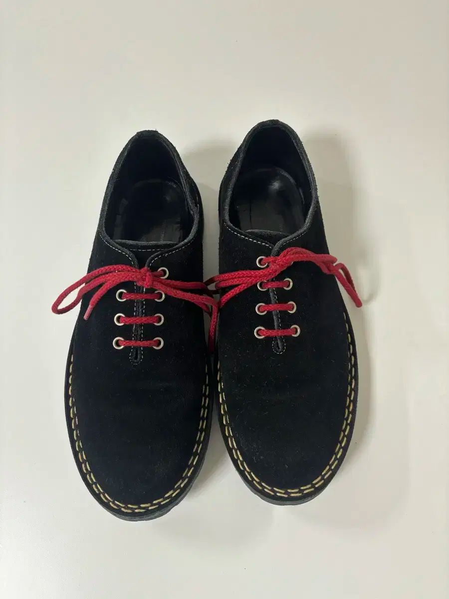 スティッチ シューズ