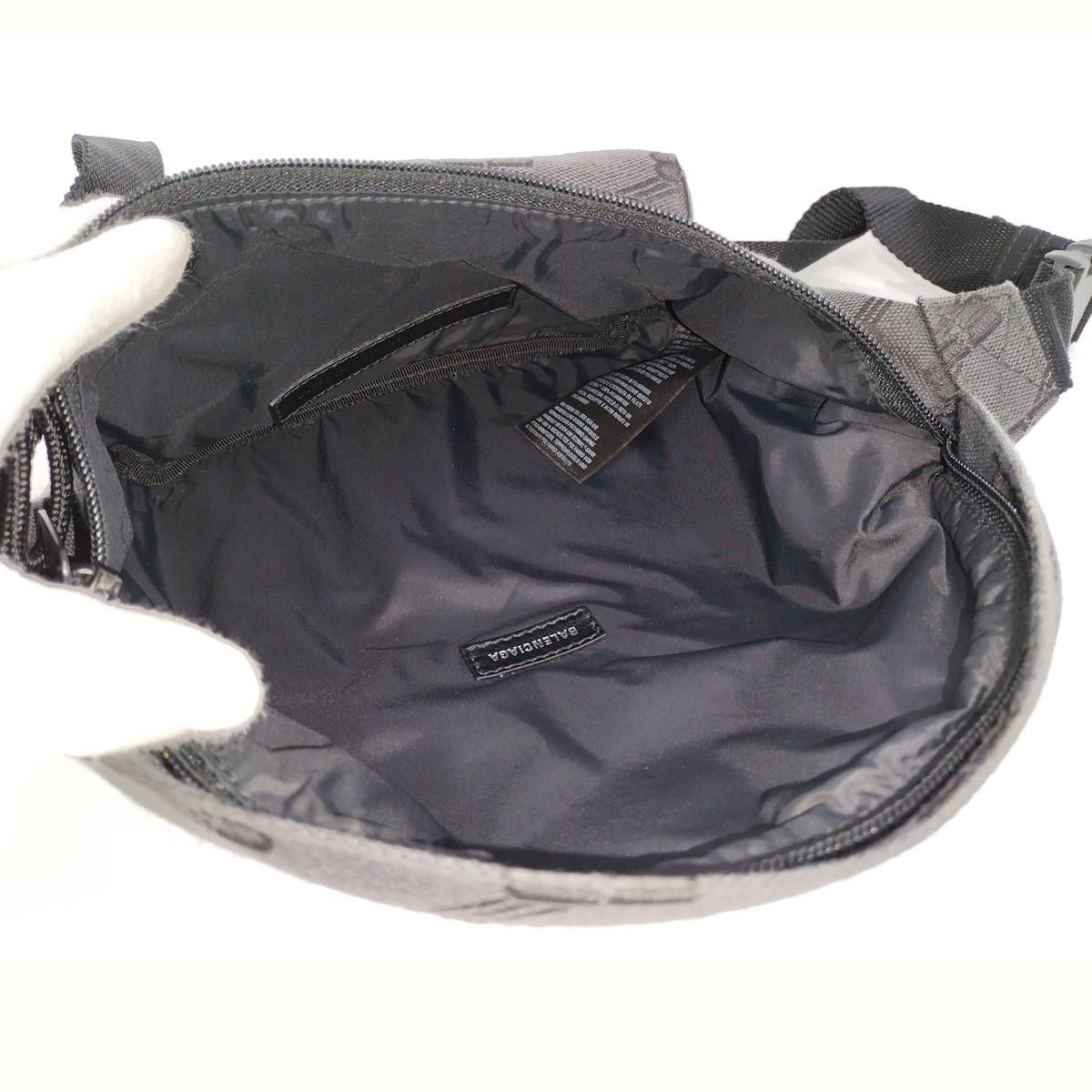 ロゴプリント キャンバス