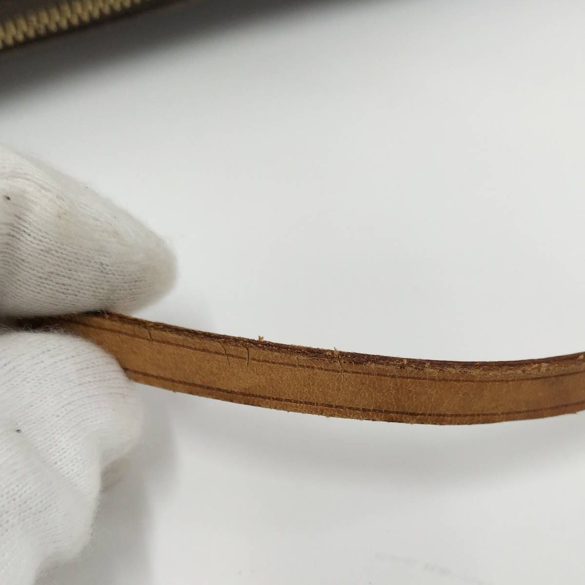 ポーチ モノグラム