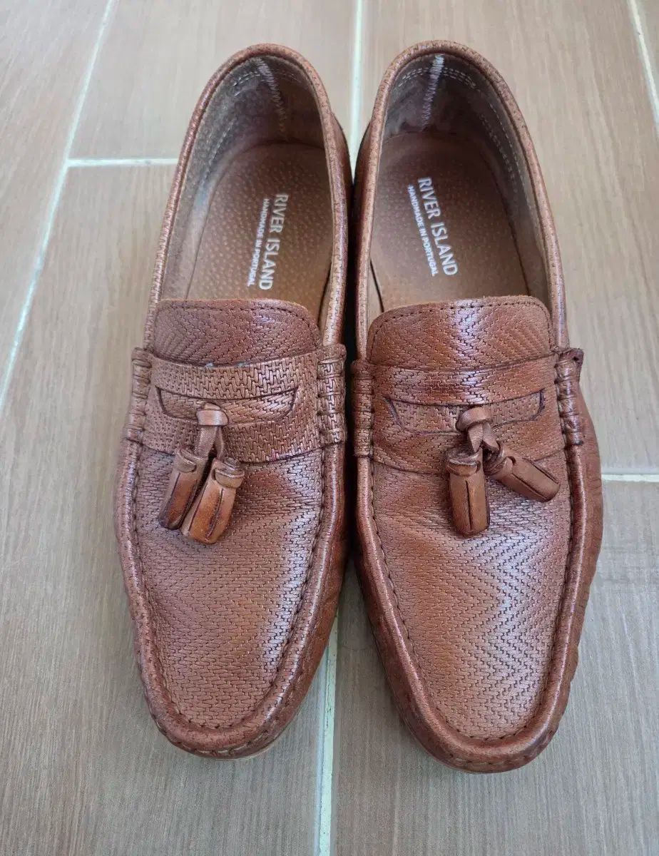 リバーアイランド ブラウン タッセル ローファー