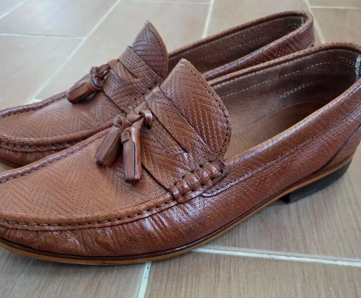 ブラウン タッセル