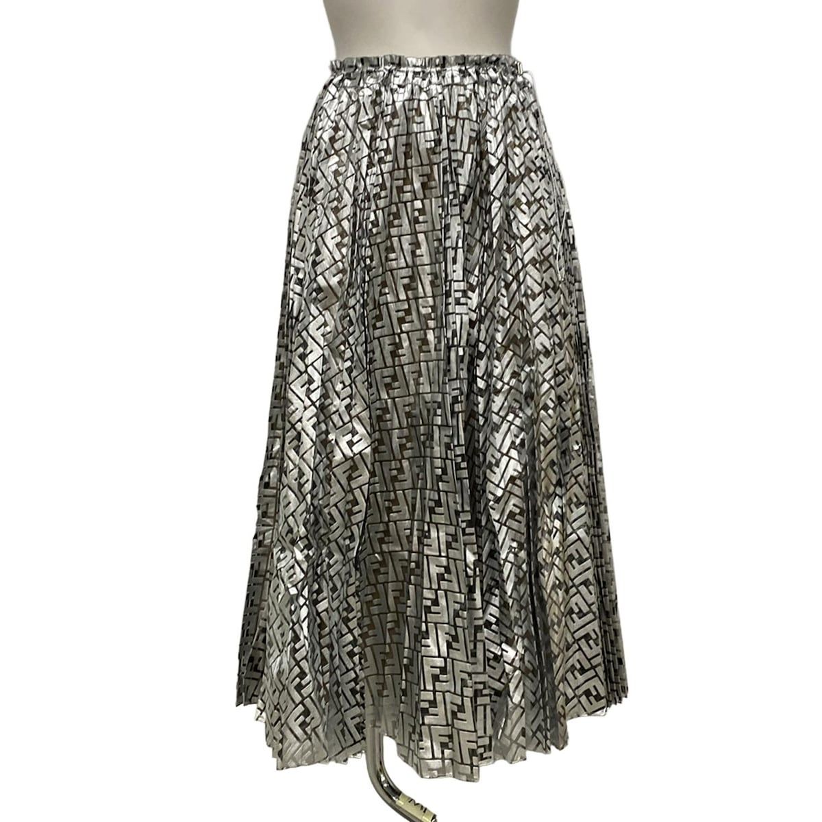FENDI フェンディ ロングスカート サイズ40 M レディース - FQ7121 シルバー×ダークグレー プリーツ ズッカ柄