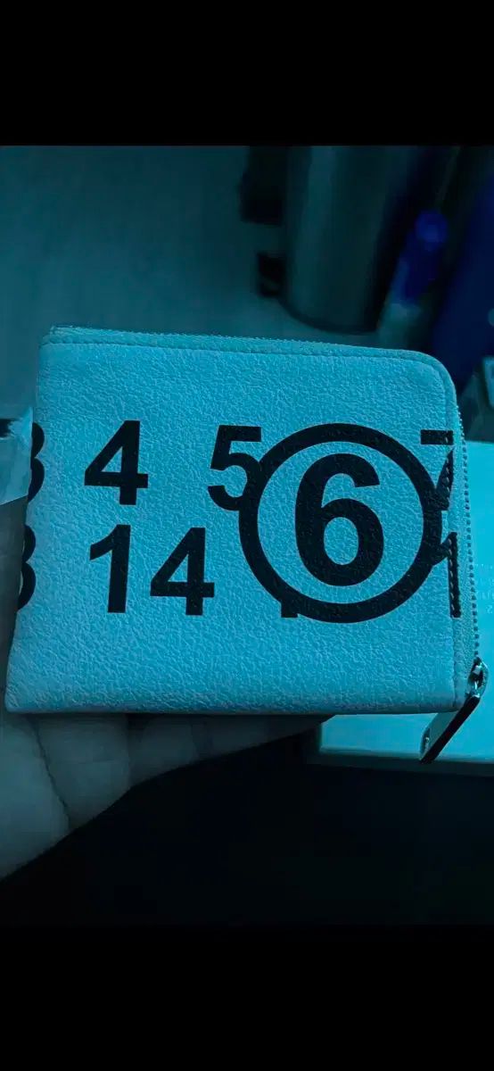 メゾンマルジェラ ジッパー二つ折り財布