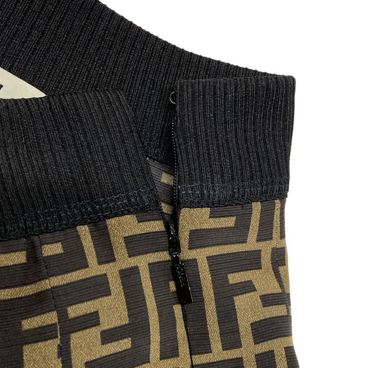 ダークブラウン×黒