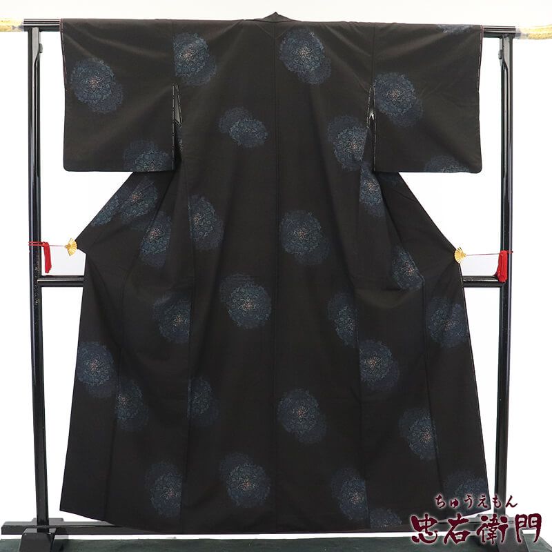 大島紬 紬着物 袷 レディース 正絹 黒 華文 身丈162.5 cm 裄丈65 M～Lサイズ相当
