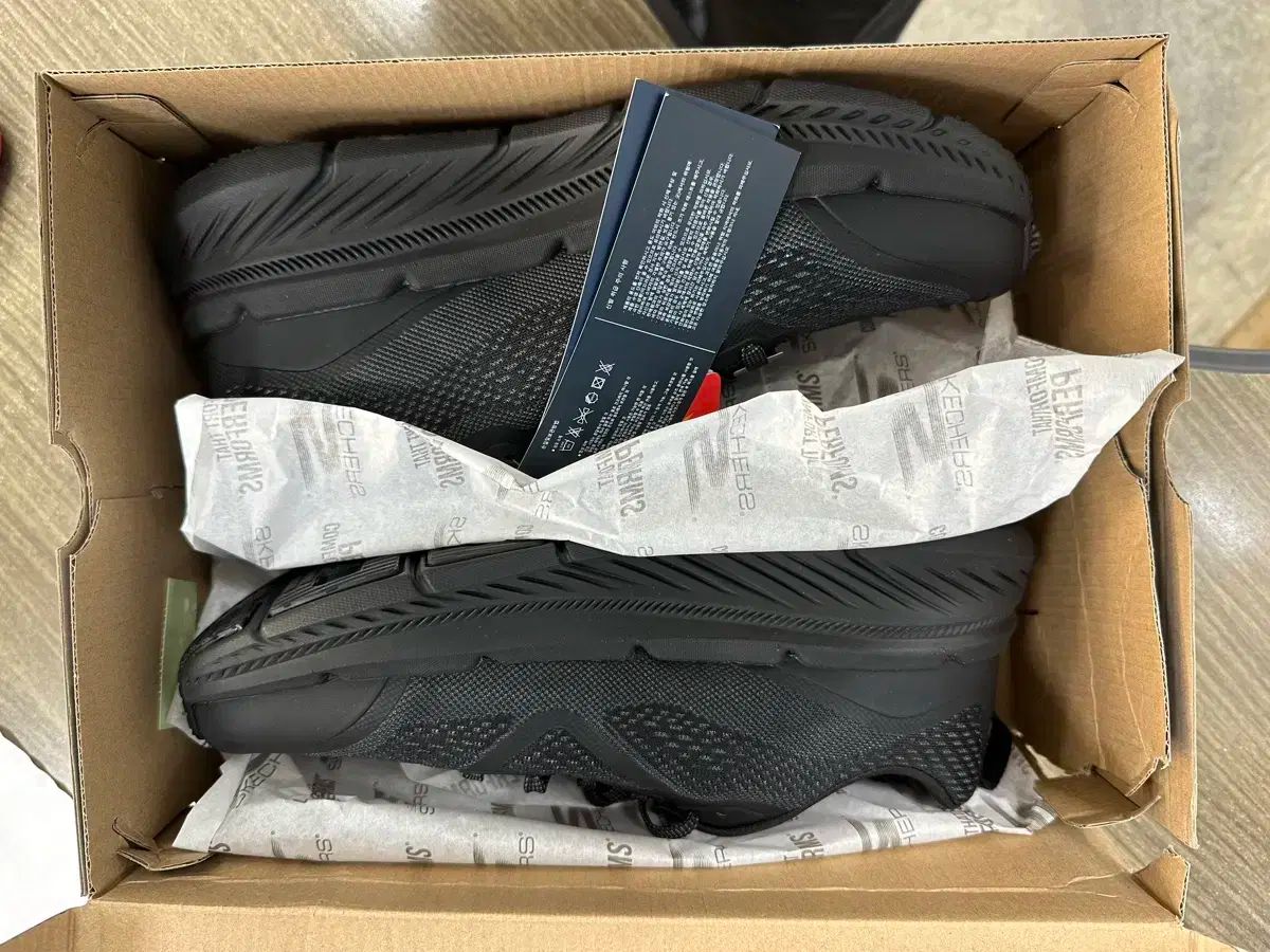  スケッチャーズ マックス クッショニング 2 0 265 登山靴 トレッキングシューズ アウトドアシューズ