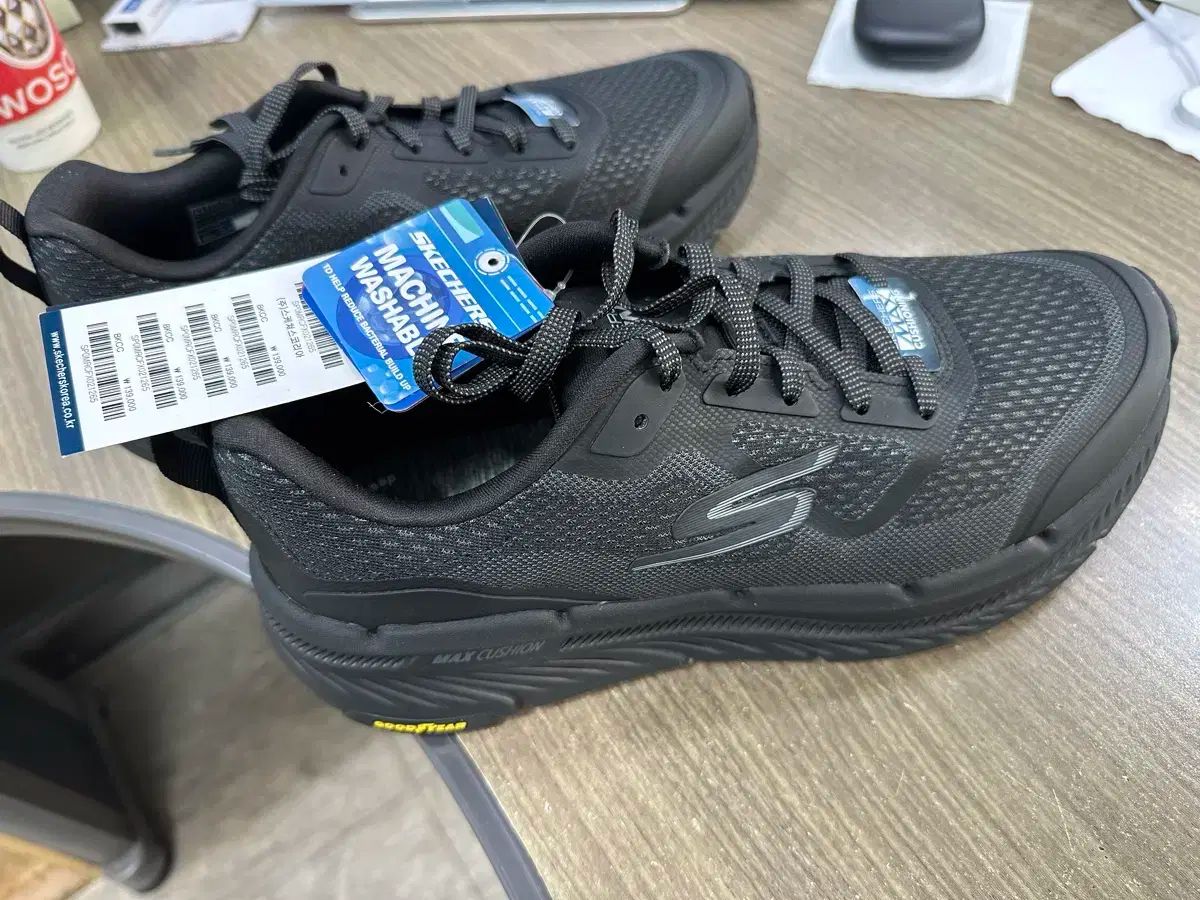 スケッチャーズ マックス クッショニング プレミア 2.0 265