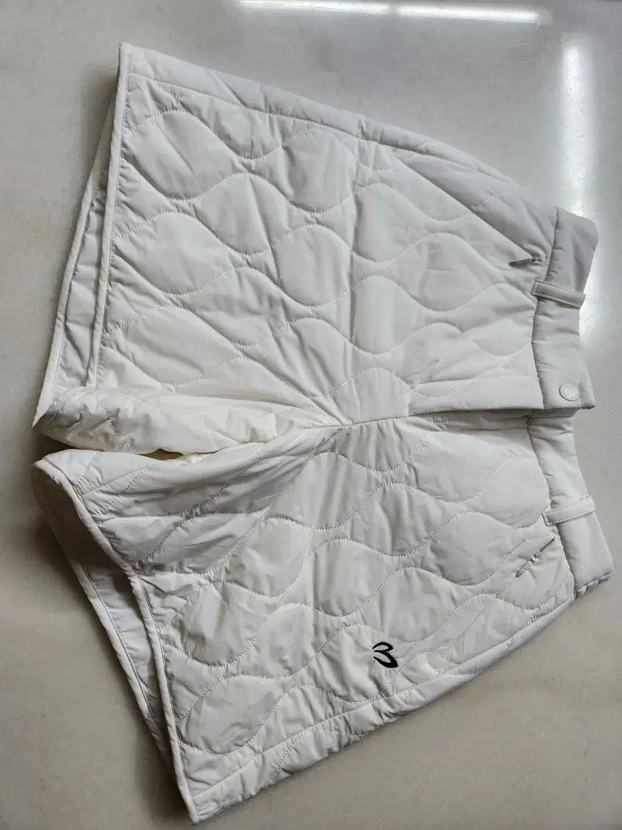 マスタバニーゴルフ ダウンハーフパンツ