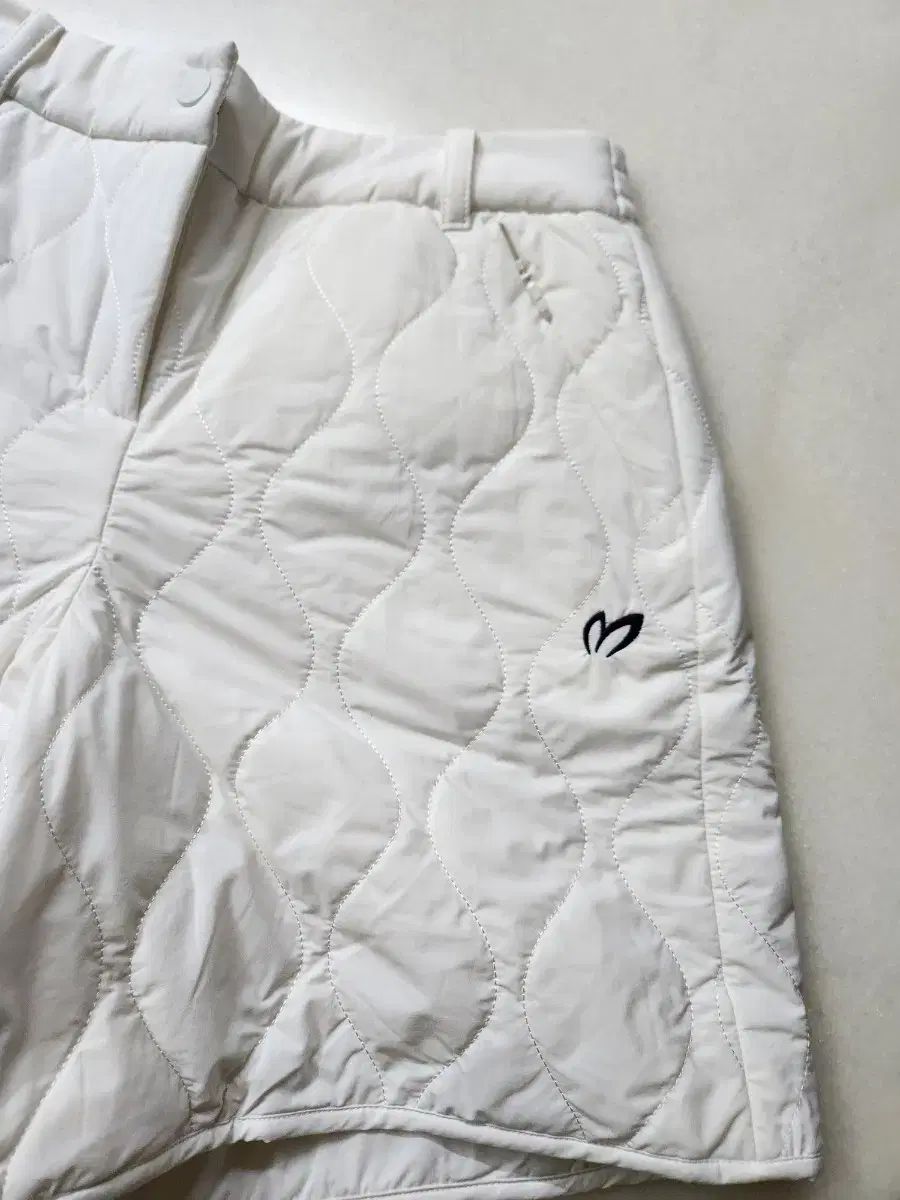 マスタバニーゴルフ ダウンハーフパンツ