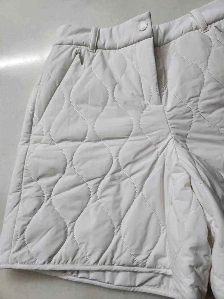  マスタバニーゴルフ ダウンハーフパンツ その他 レディースウェア