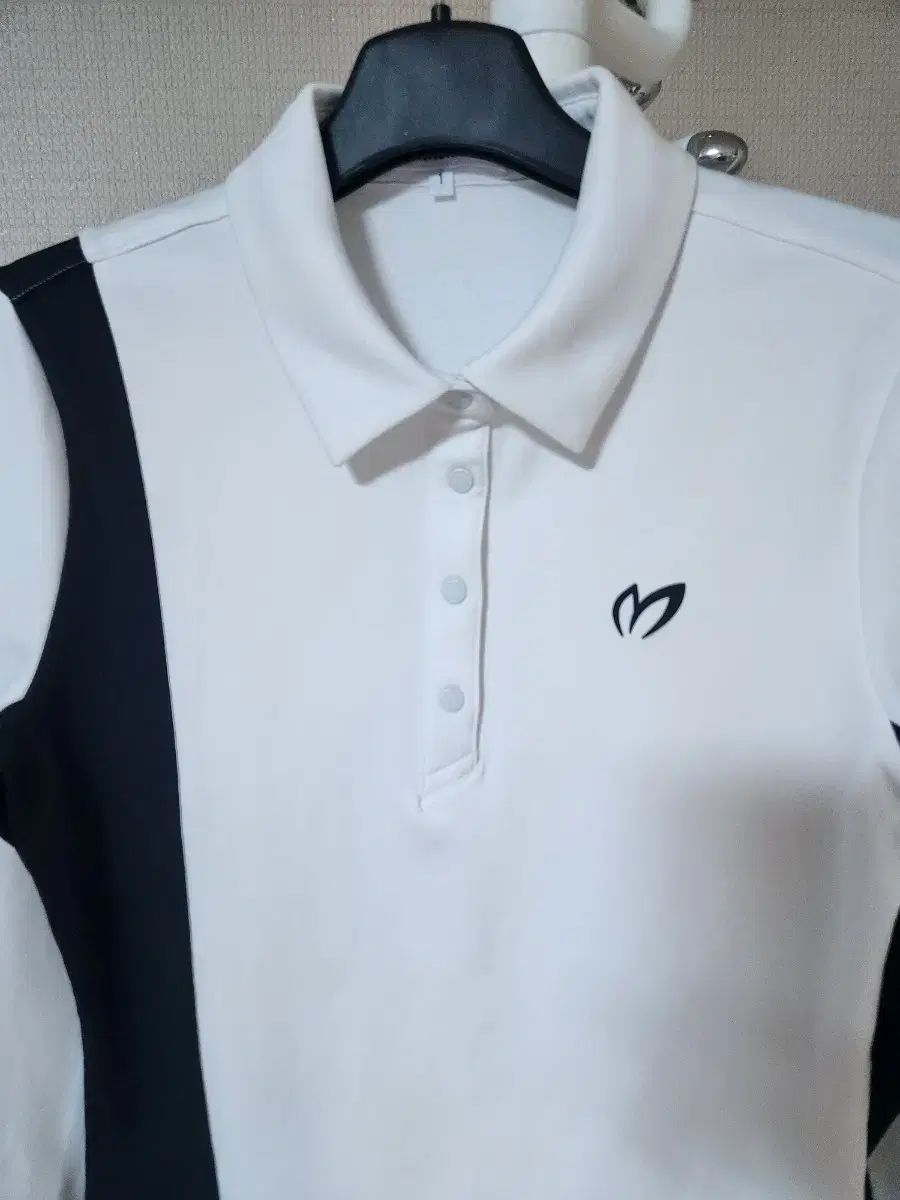 マスターバニーエディション 白 長袖 ポロTシャツ