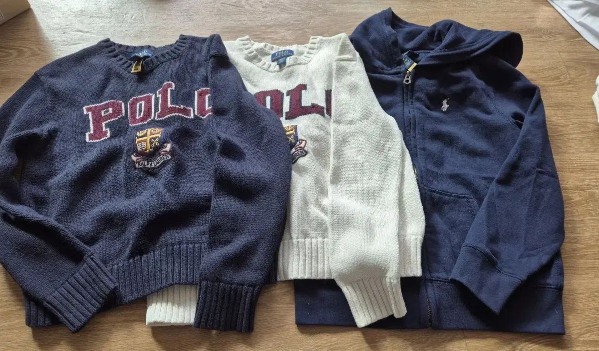 ポロガールズ ニットとジップアップ