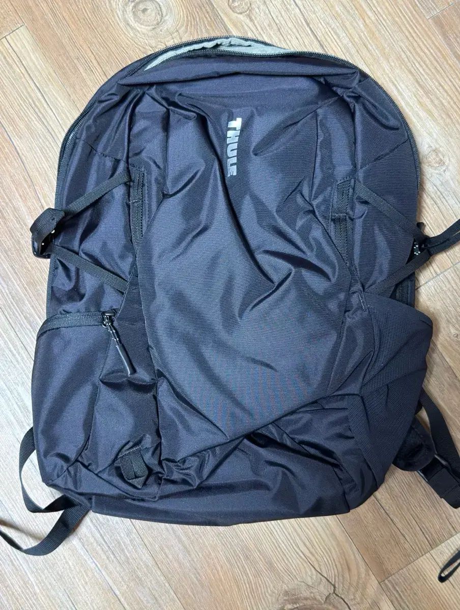 THULE スーリー ブラック バックパック