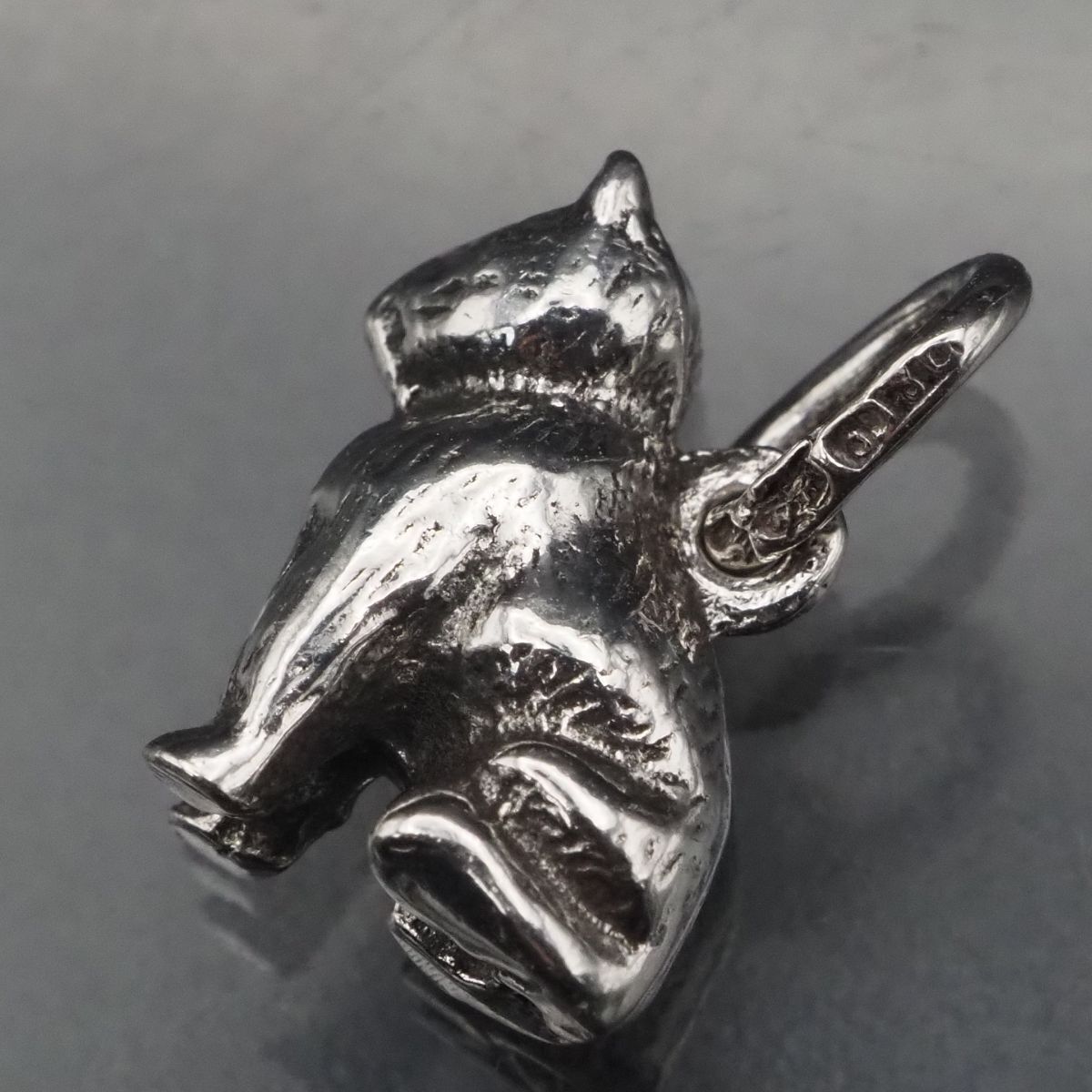 H856 ヴィンテージ ペンダント トップ 猫 キャット デザイン シルバー