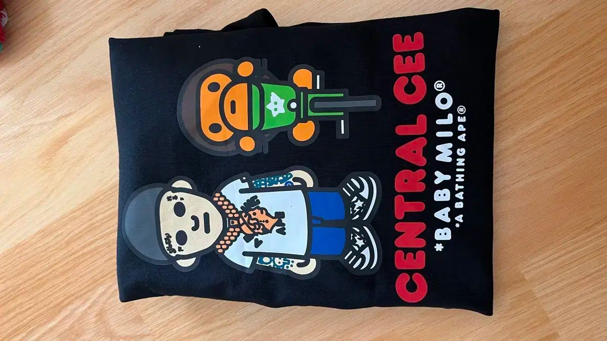 A BATHING APE アベイシングエイプ セントラルベイビーマイルロ 半袖Tシャツ ブラック 白