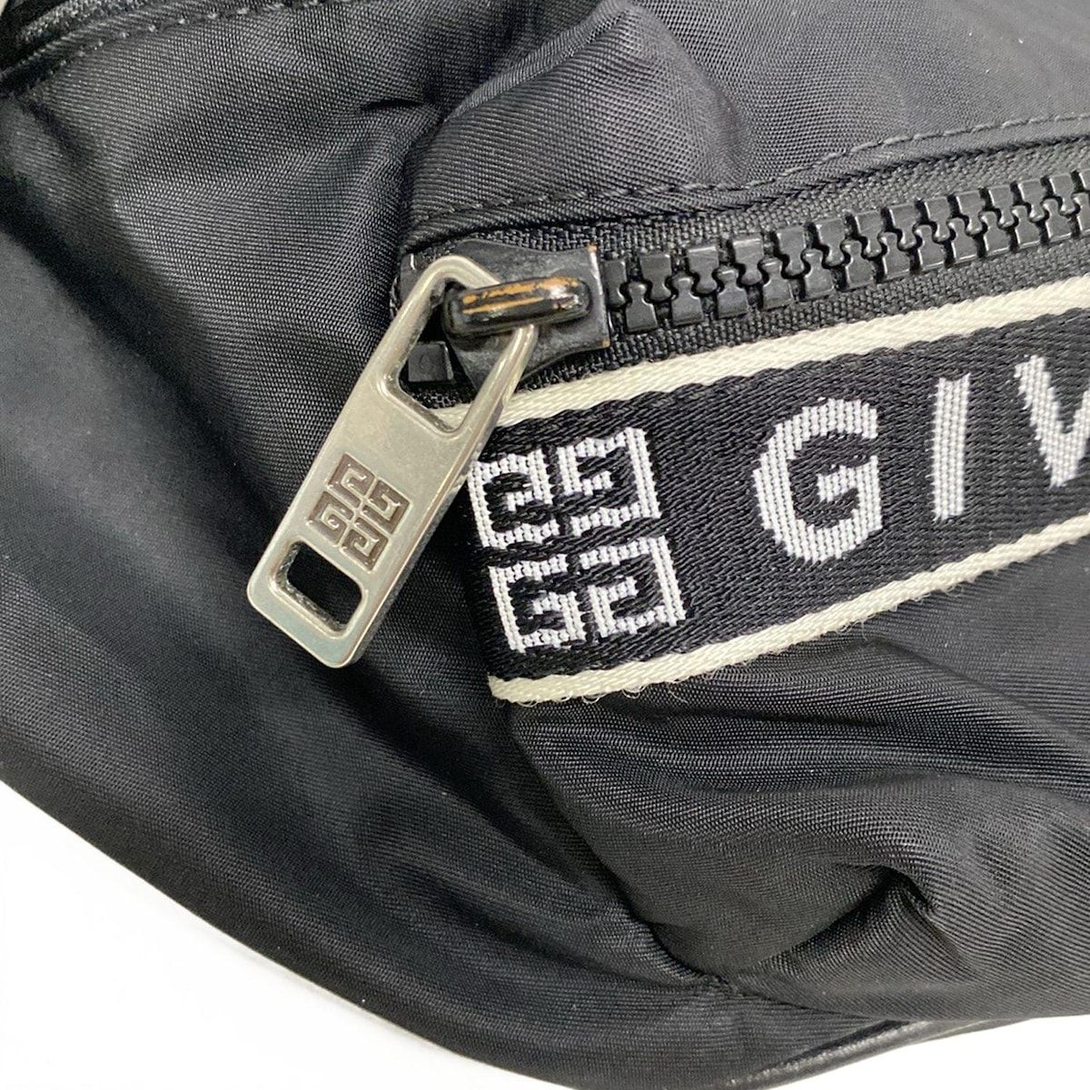 ジバンシー ウエストポーチ