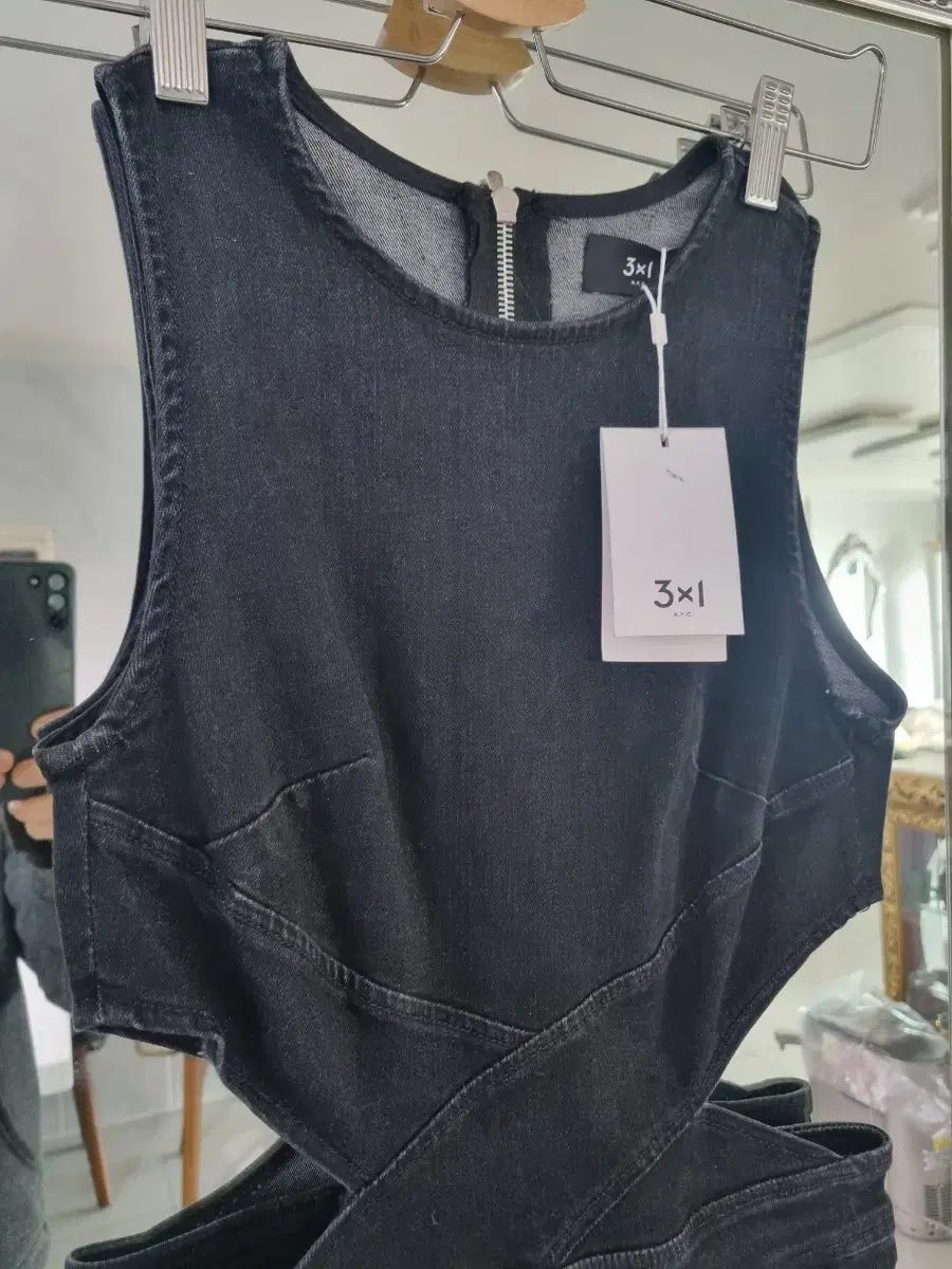 ブラックデニム カットアウト