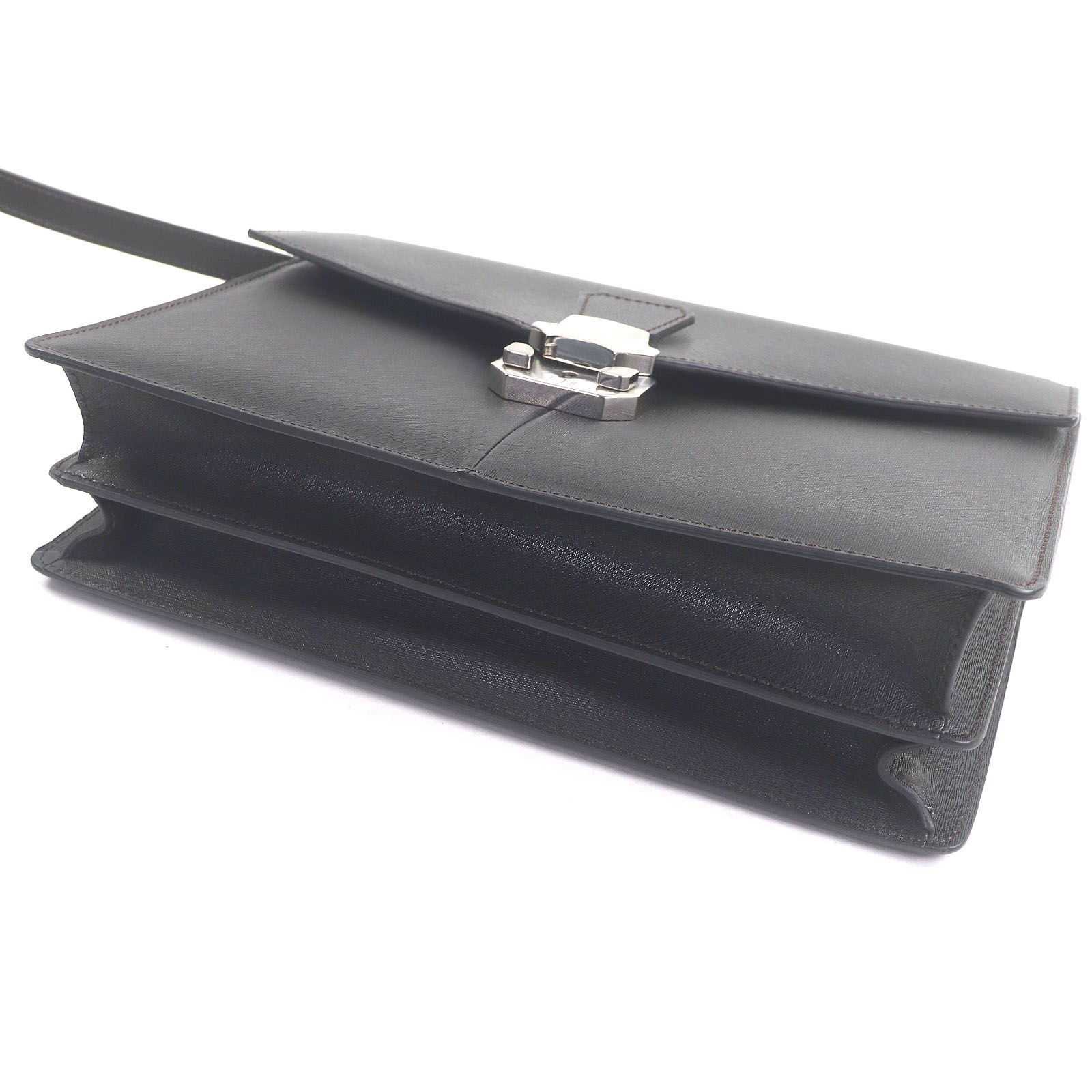 ダークブラウン