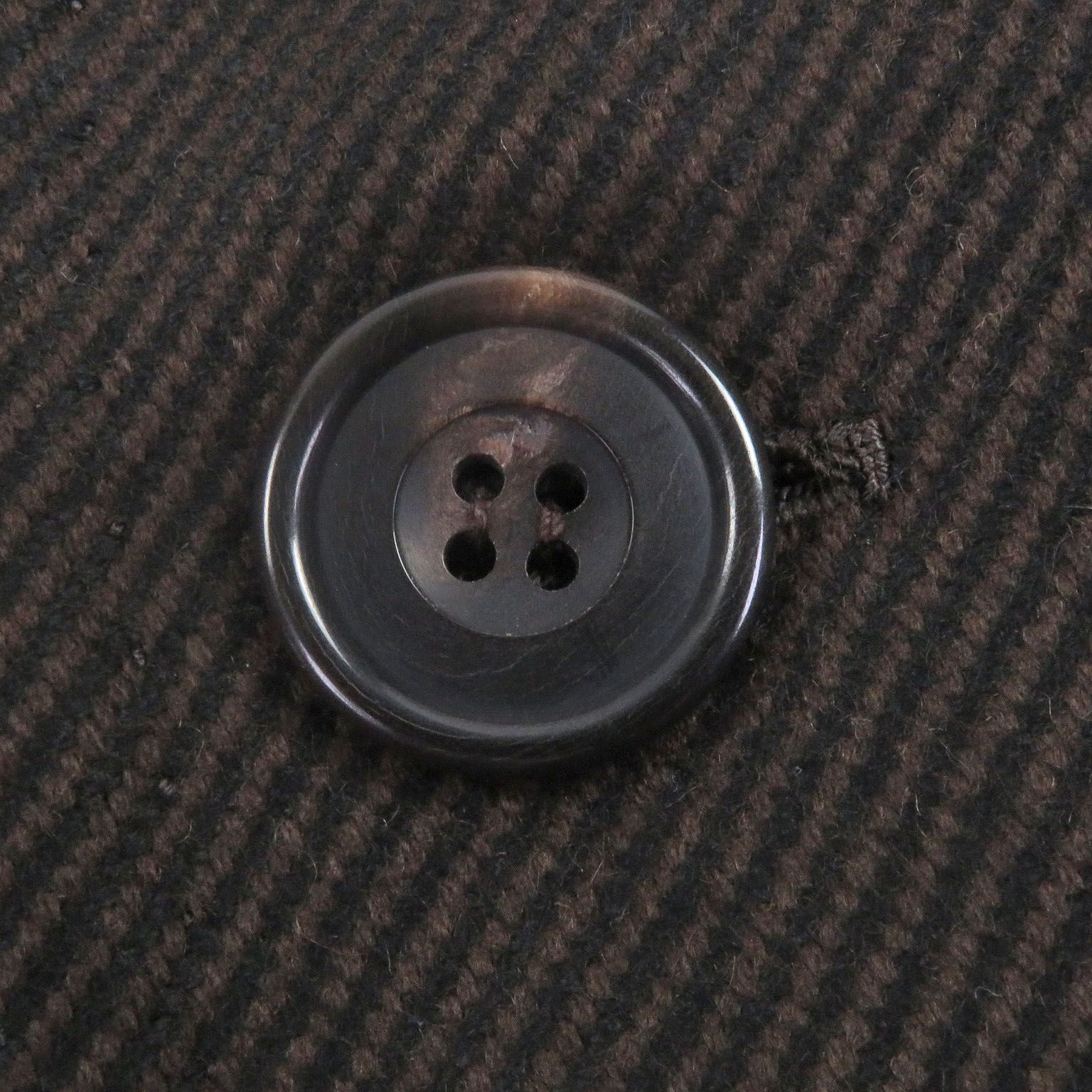 ビキューナ ダブルブレスト