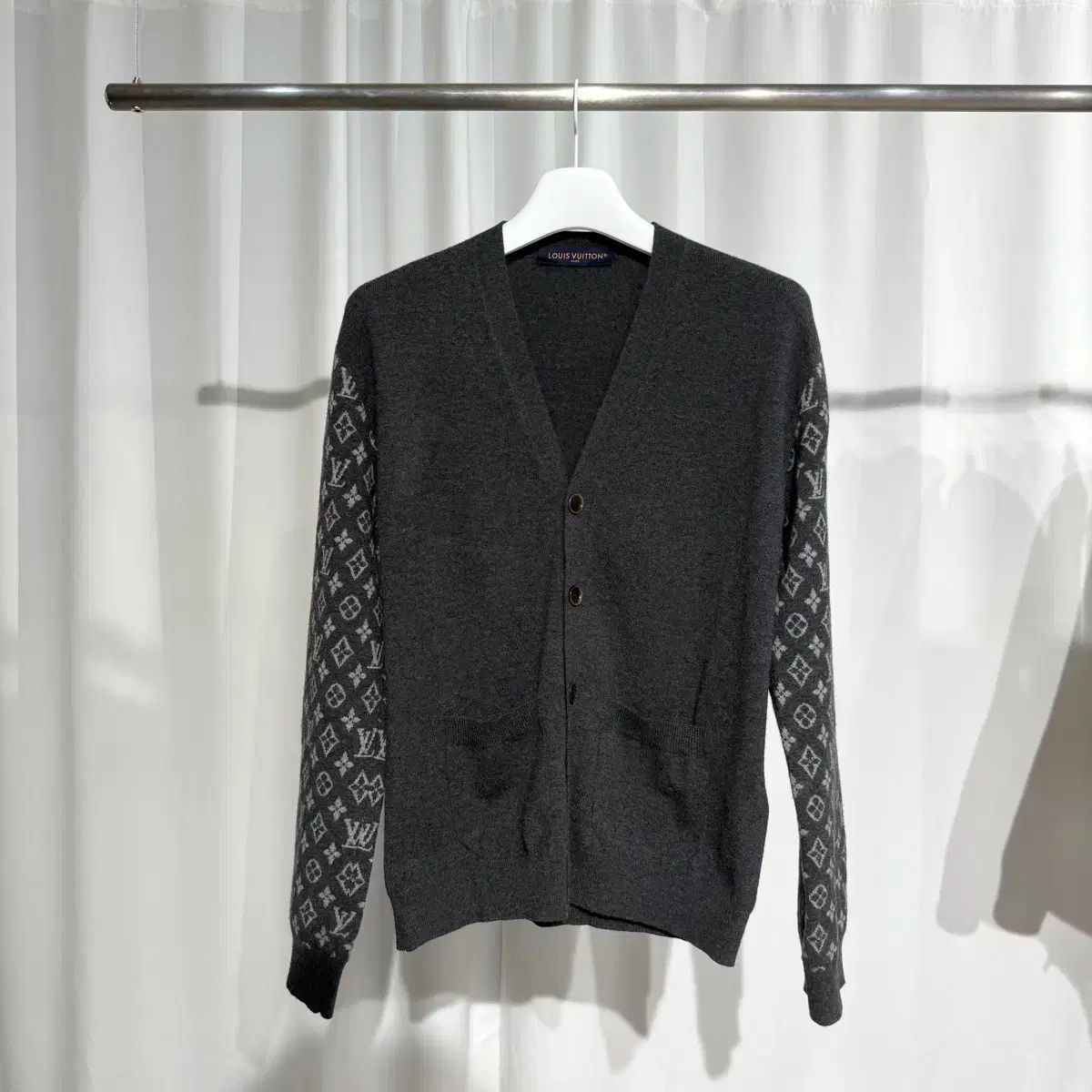 Mサイズ ルイヴィトン モノグラム ハーフアンドハーフ カシミア カーディガン