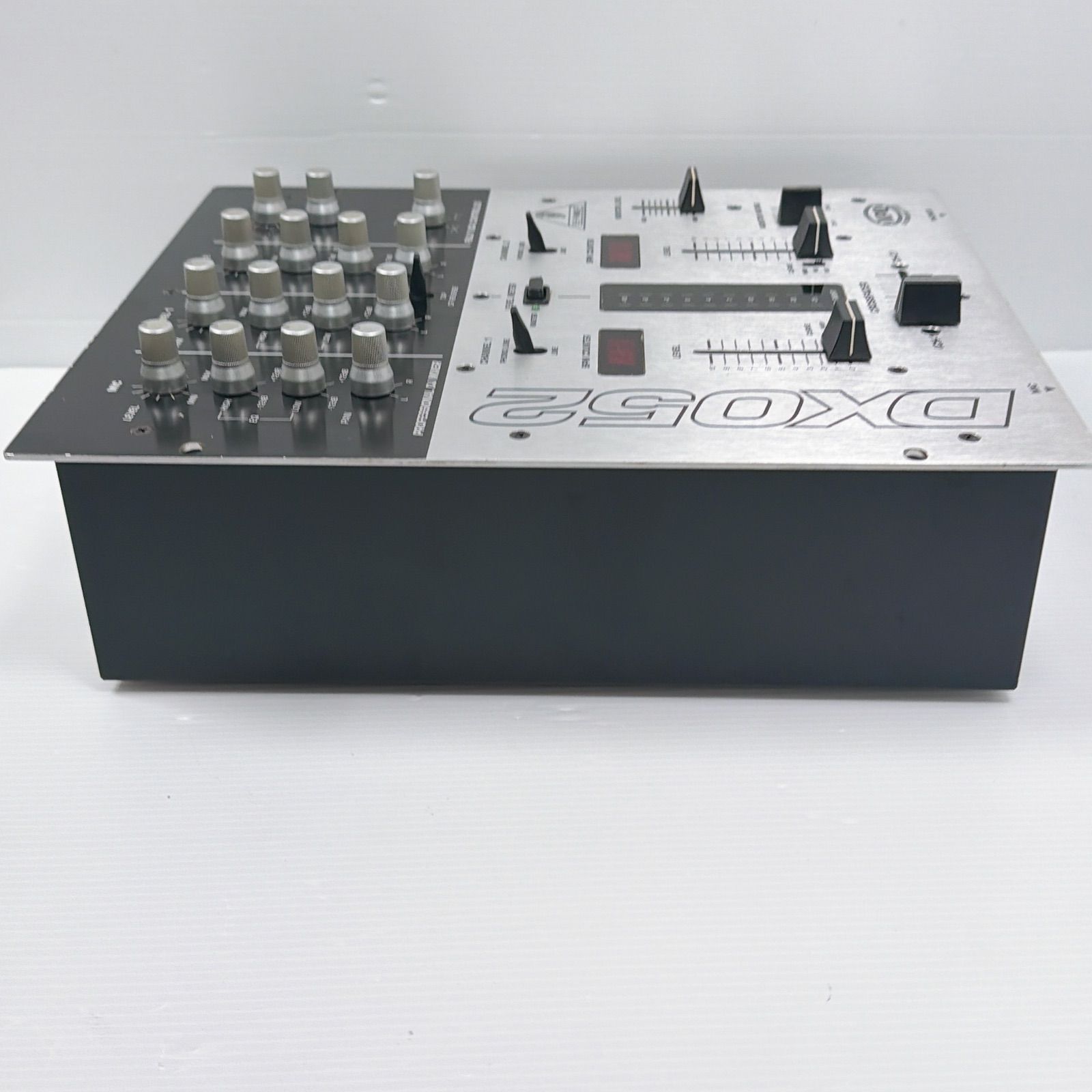 美品 ベリンガー Behringer DX052 DJミキサー 動作確認済み ベリンガー