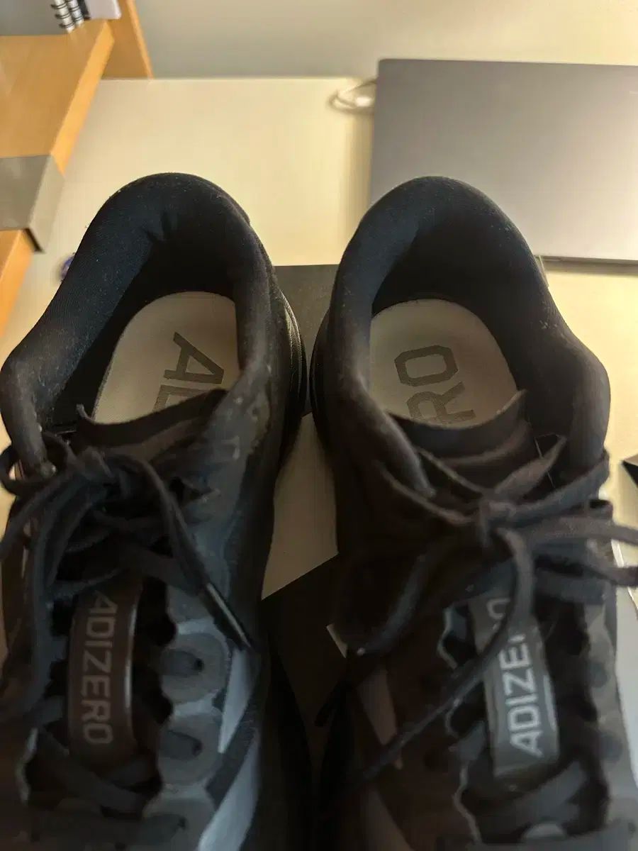 w245 adidas アディゼロ EVO SL ブラック メタリック