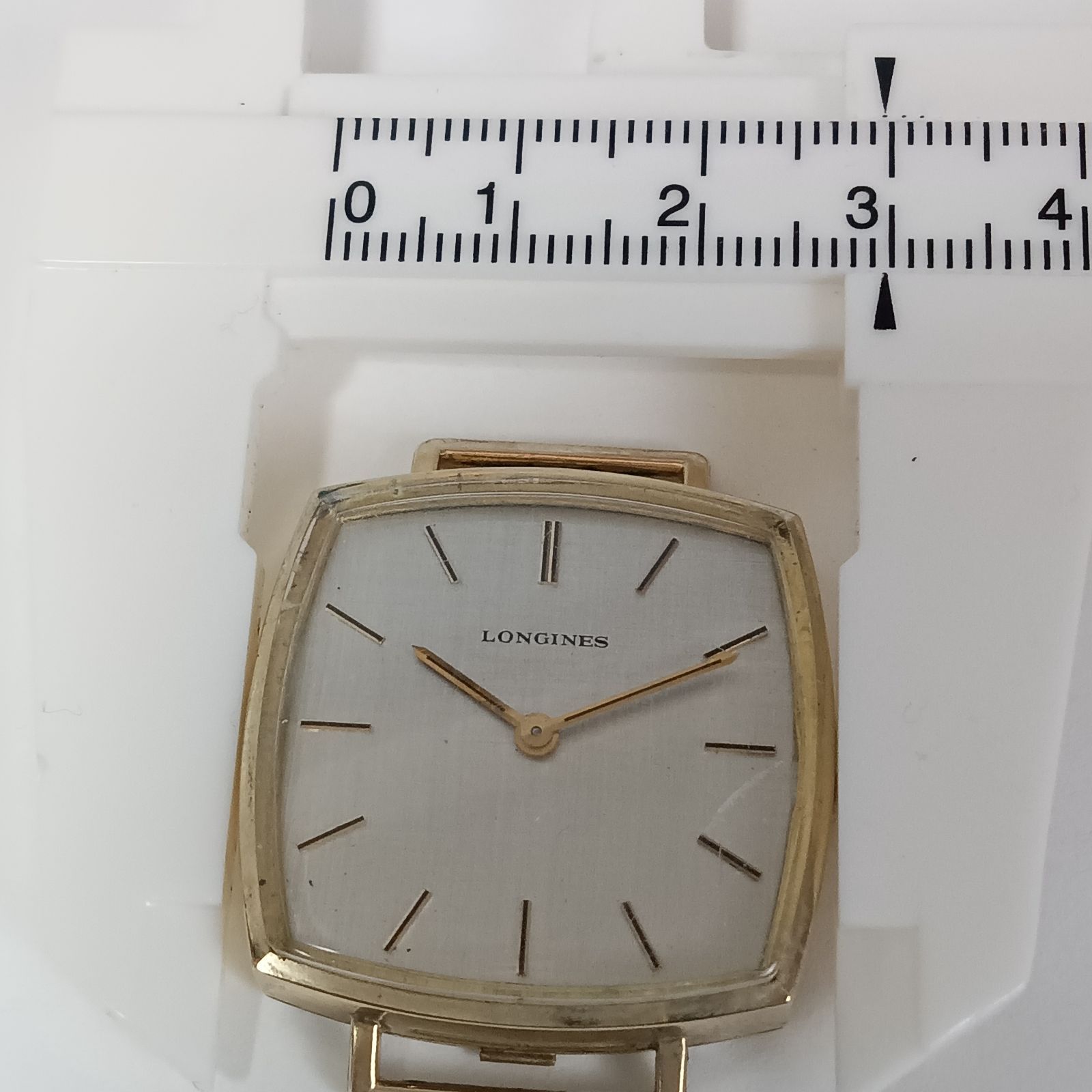 スクエア ゴールド文字盤