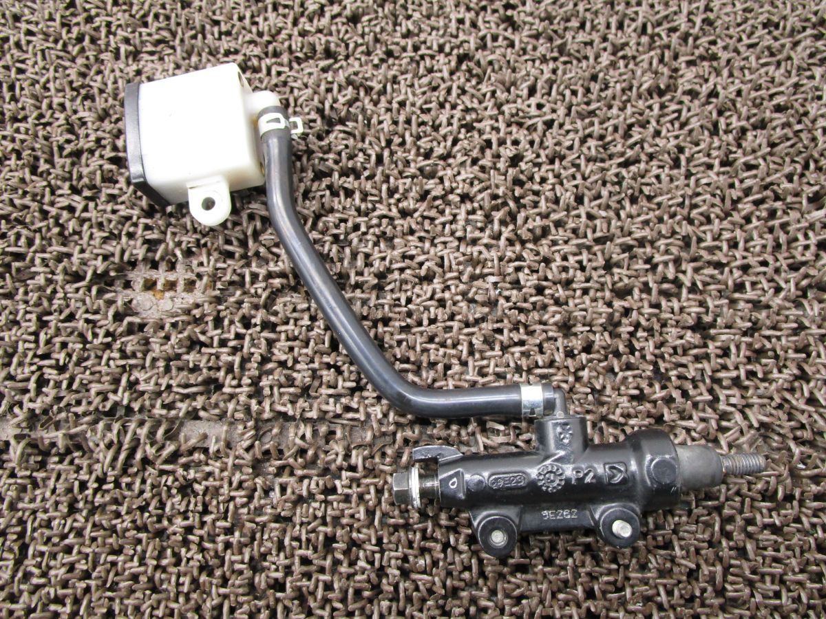 Ａ ジクサーSF250 リアマスターシリンダー ○A8189！ED22A スズキ 【 EJA1