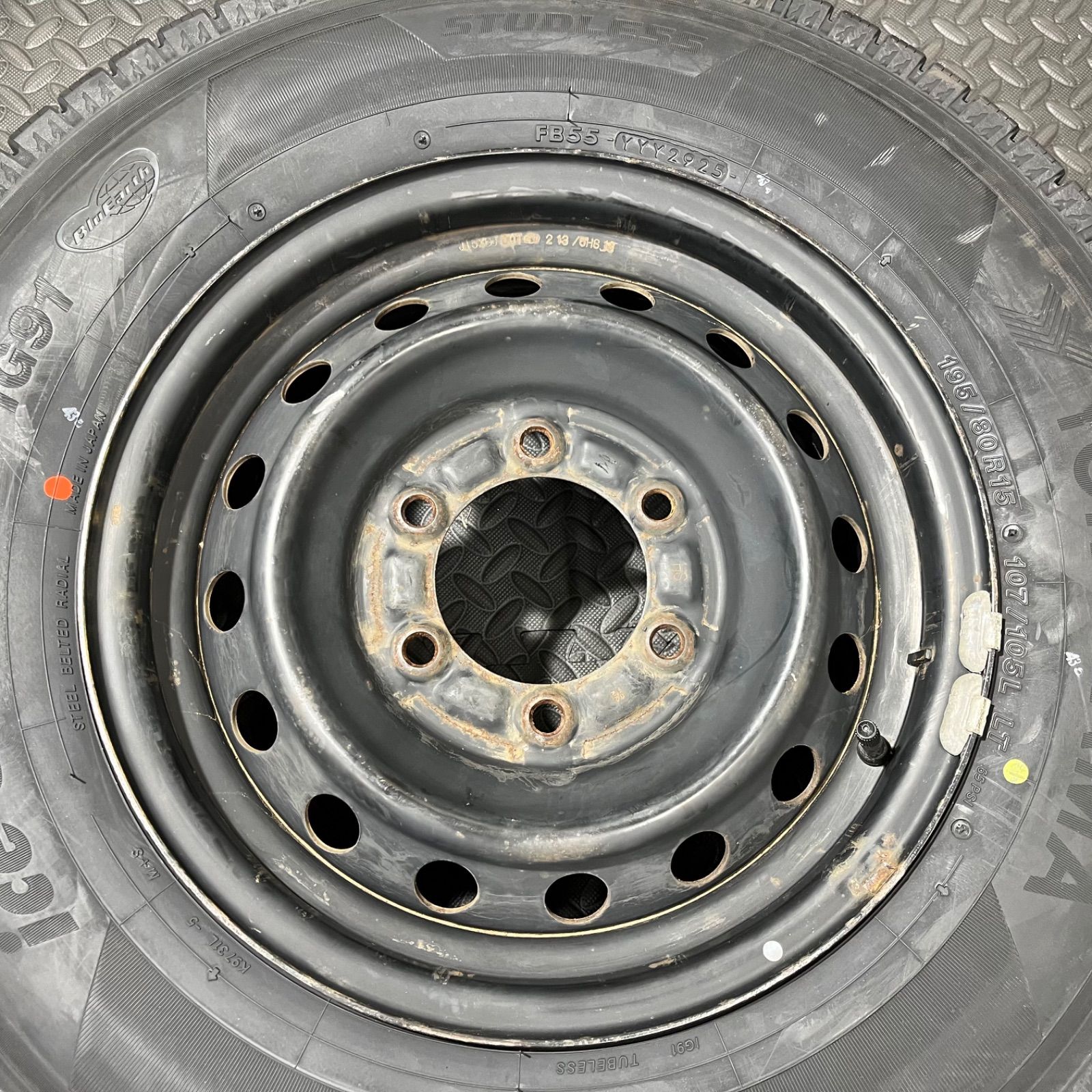 25年製 タイヤ 195 80 R 15 107 105 L LT ヨコハマ アイスガードIG 91 トヨタ ハイエース 200系 レジアスエース スタッドレスタイヤ 冬タイヤ 1192 Y