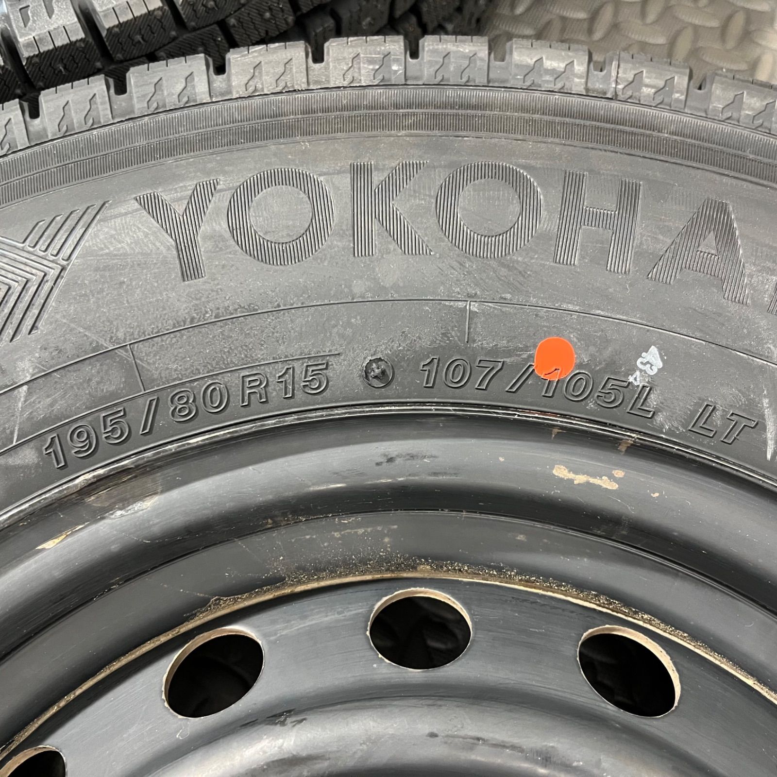  25年製 タイヤ 195 80 R 15 107 105 L LT ヨコハマ アイスガードIG 91 トヨタ ハイエース 200系 レジアスエース スタッドレスタイヤ 冬タイヤ 1192 Y 15インチ タイヤ ホイールセット