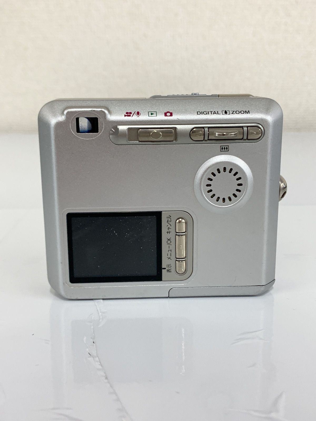 ○3【通電未確認】Fujifilm FinePix 50i デジタルカメラ シルバー