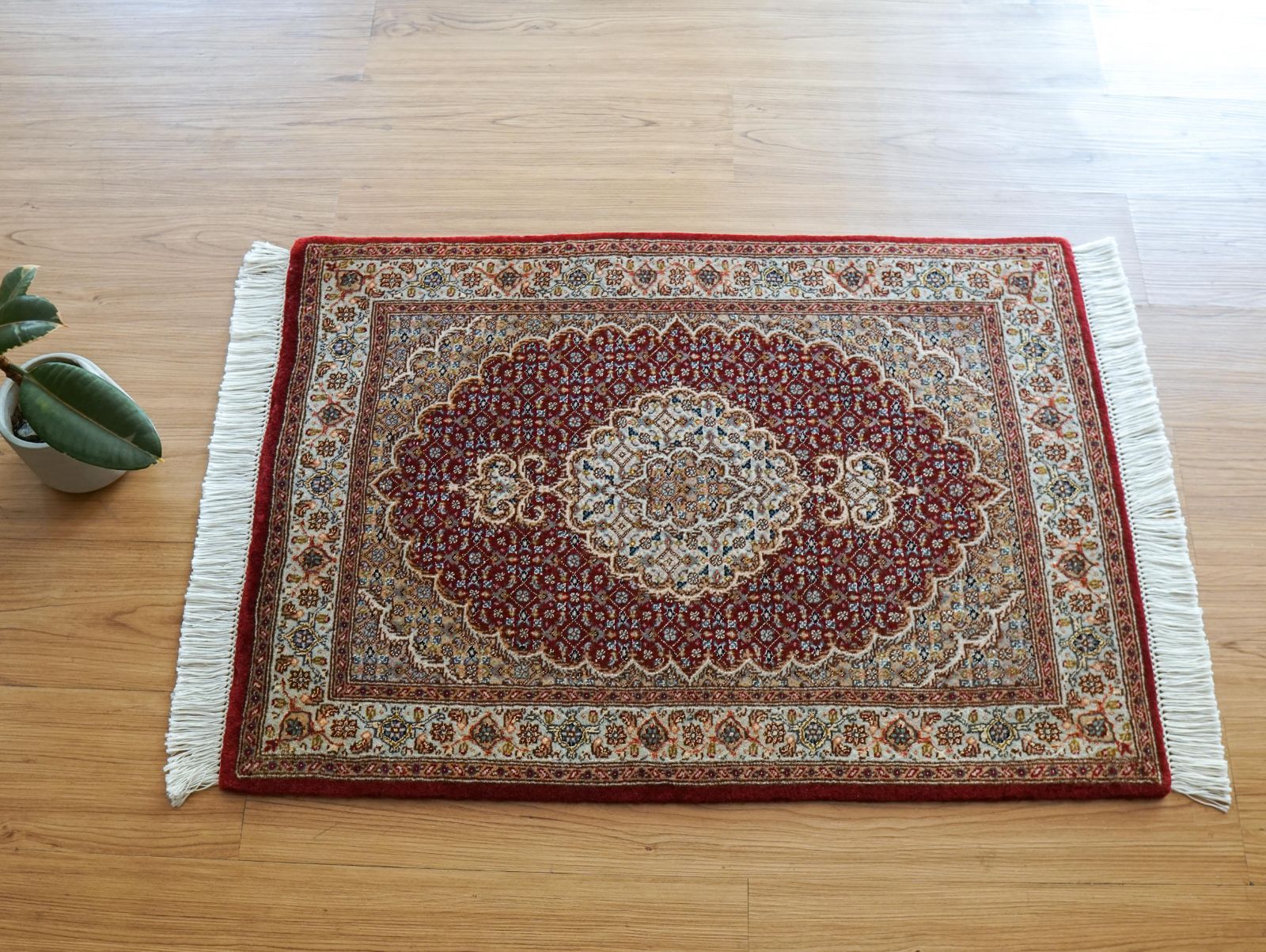 88×61cm【ペルシャ手織り絨毯 タブリーズ産 50RAJ】 タブリーズ産 