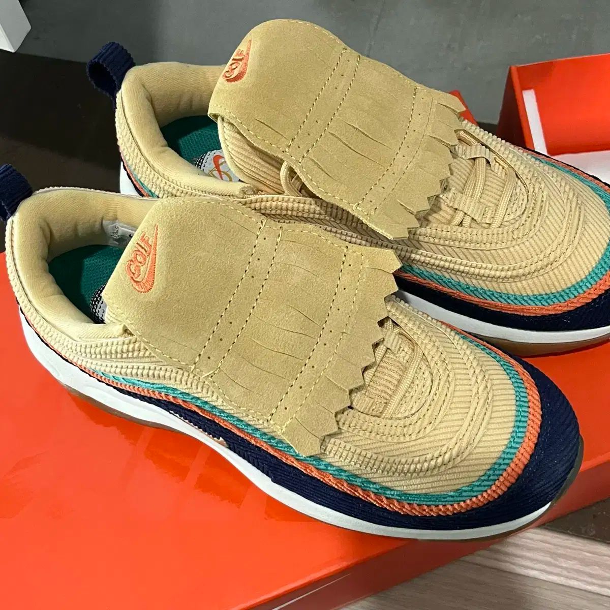 ナイキ 97ゴルフ ベージュ