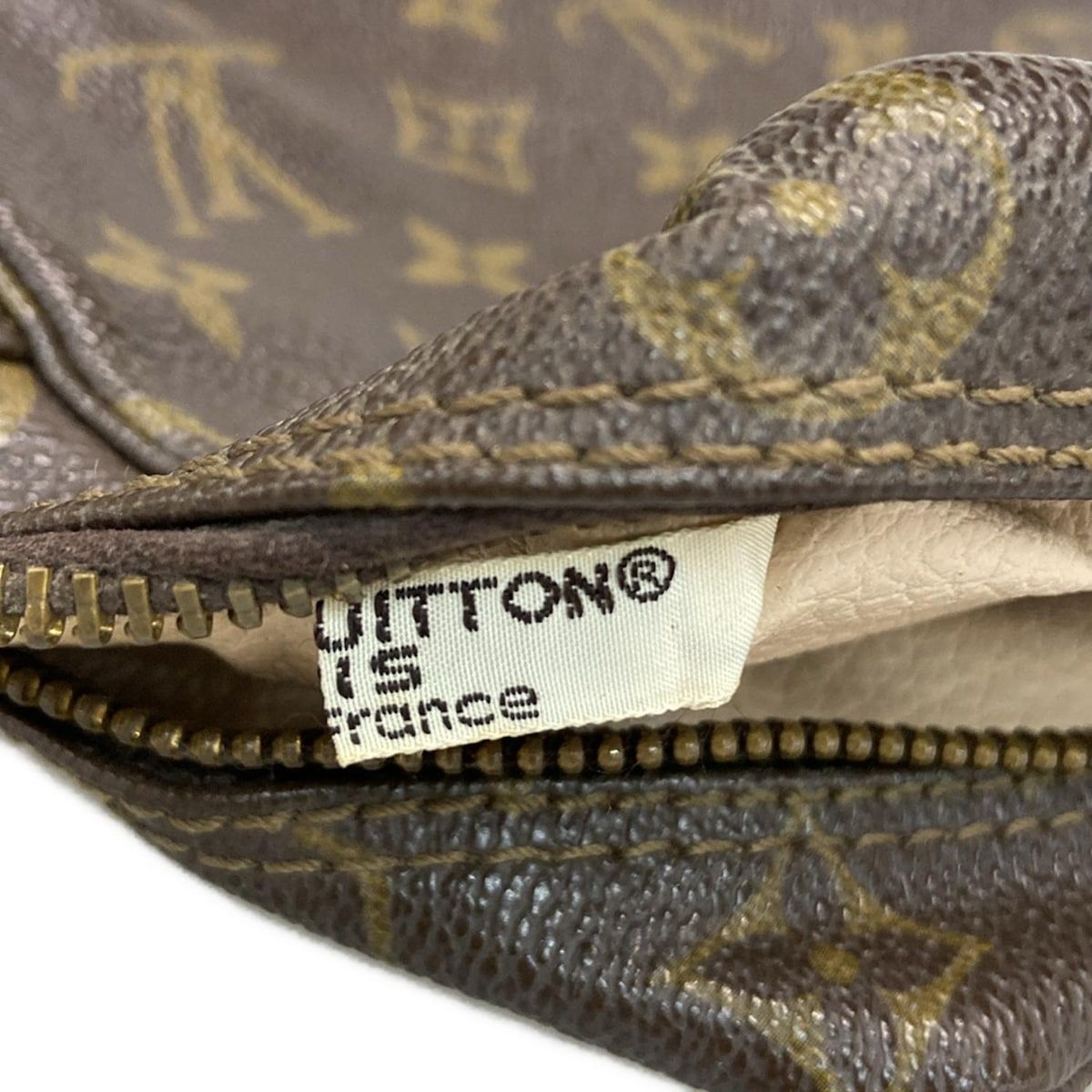 ★売り尽くし品★ルイヴィトン モノグラム トワレット23 M47524 ポーチ ブランド買取強化中】LOUIS VUITTON(ルイ・ヴィトン) コスメポーチ