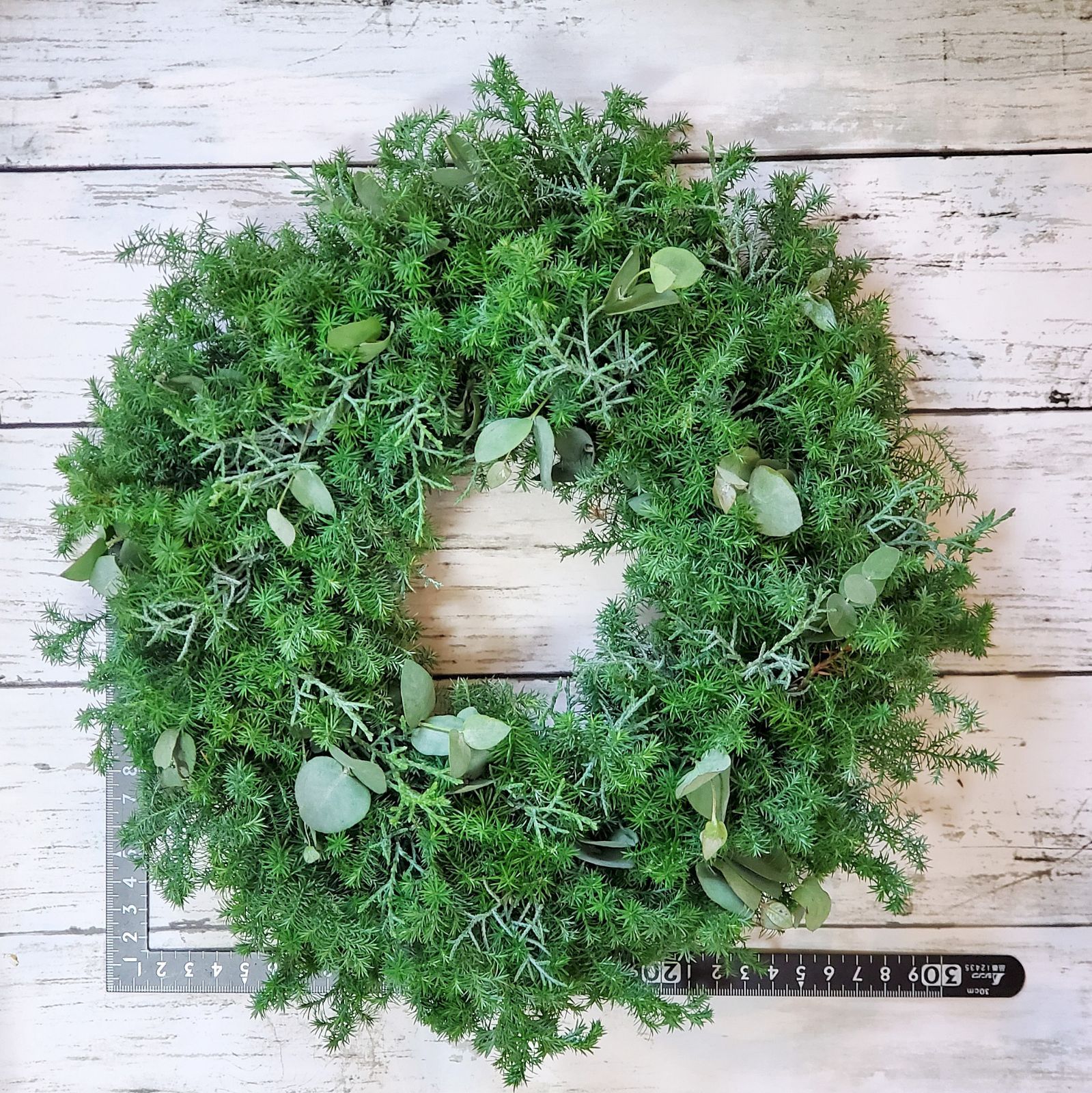 色味をおさえたヒムロスギとブルーアイスの小さめリース 色味をおさえたヒムロスギとブルーアイスの小さめリース - メルカリ