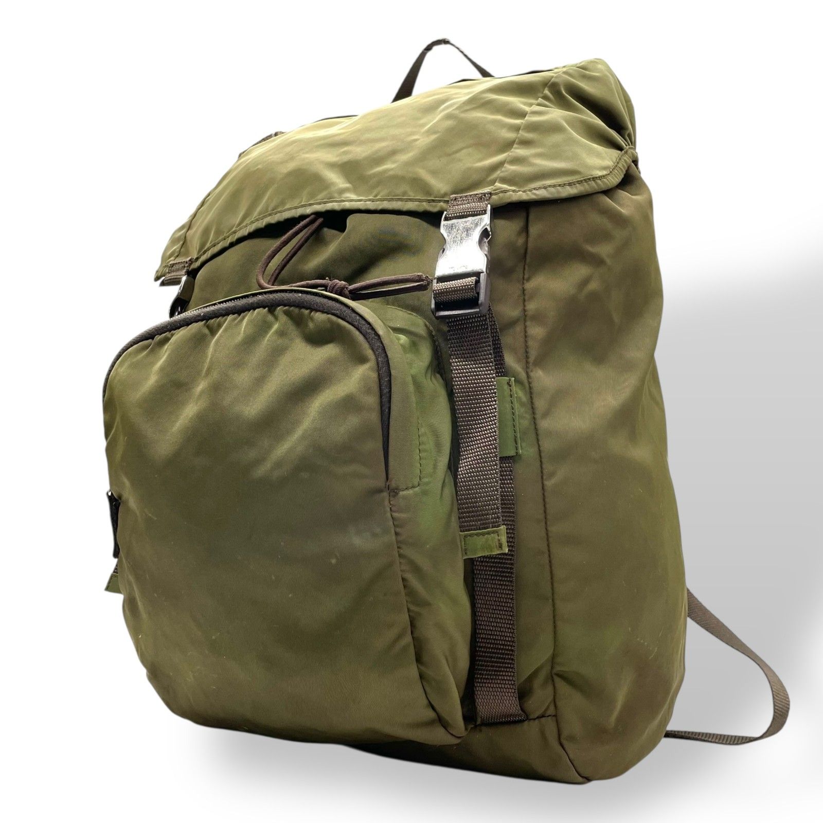 PRADA リュックサック　バックパック　ナイロン　三角ロゴプレート　カーキ 美品 PRADA リュック 三角ロゴ 希少色 グリーン テスートナイロン