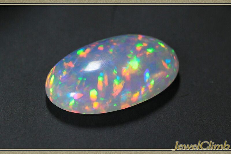 鑑別書付 遊色の配列が秀逸な大粒 スーダン産クリスタルオパール 宝石 ルース ５ ８２ＣＴ