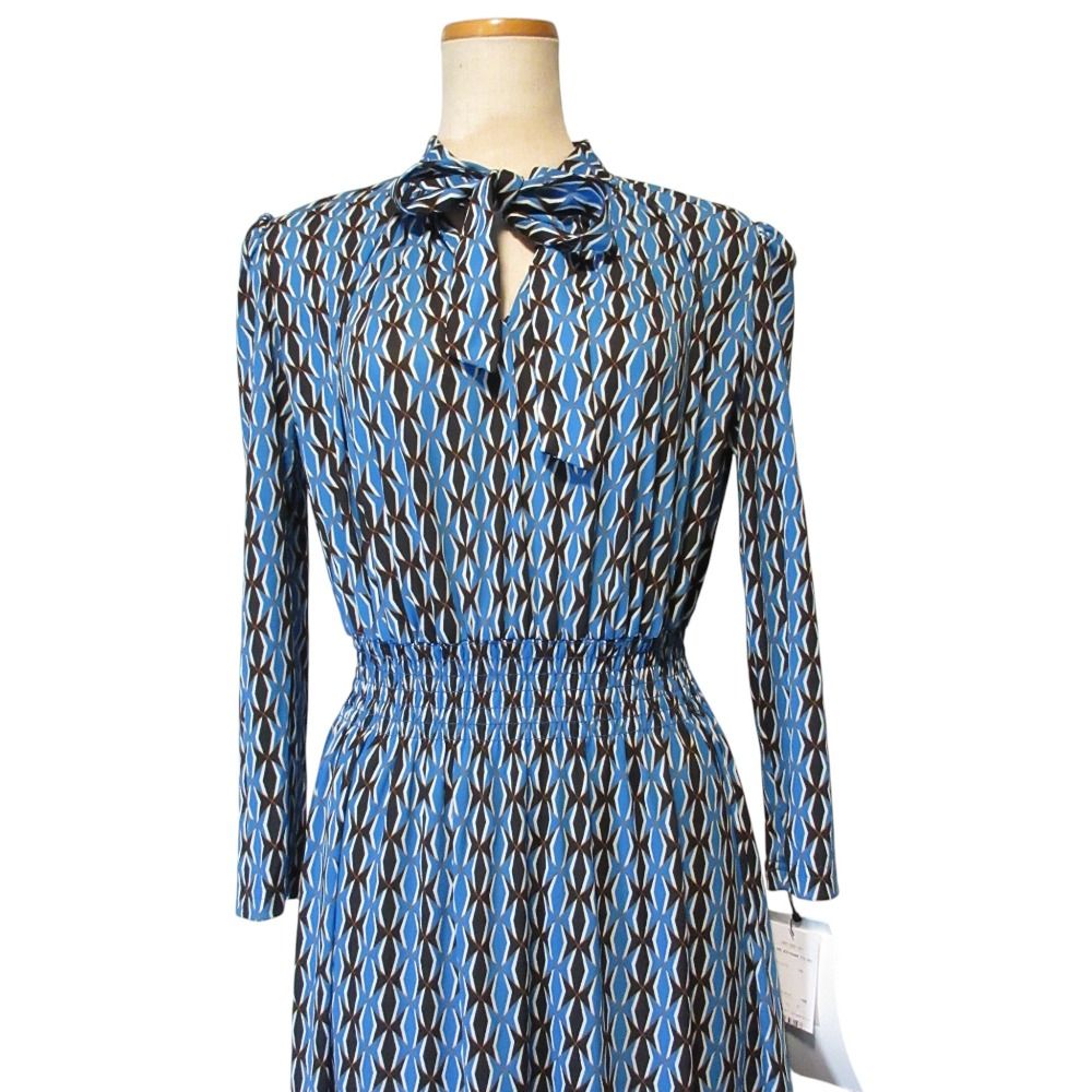 ボウタイドレス