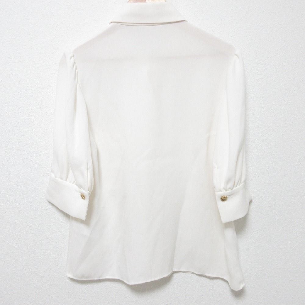 MW TOKYO エムダブリュー バックサテン ハーフスリーブビジュー ブラウス MW17-FK001 サイズ36 ホワイト レディース 古着