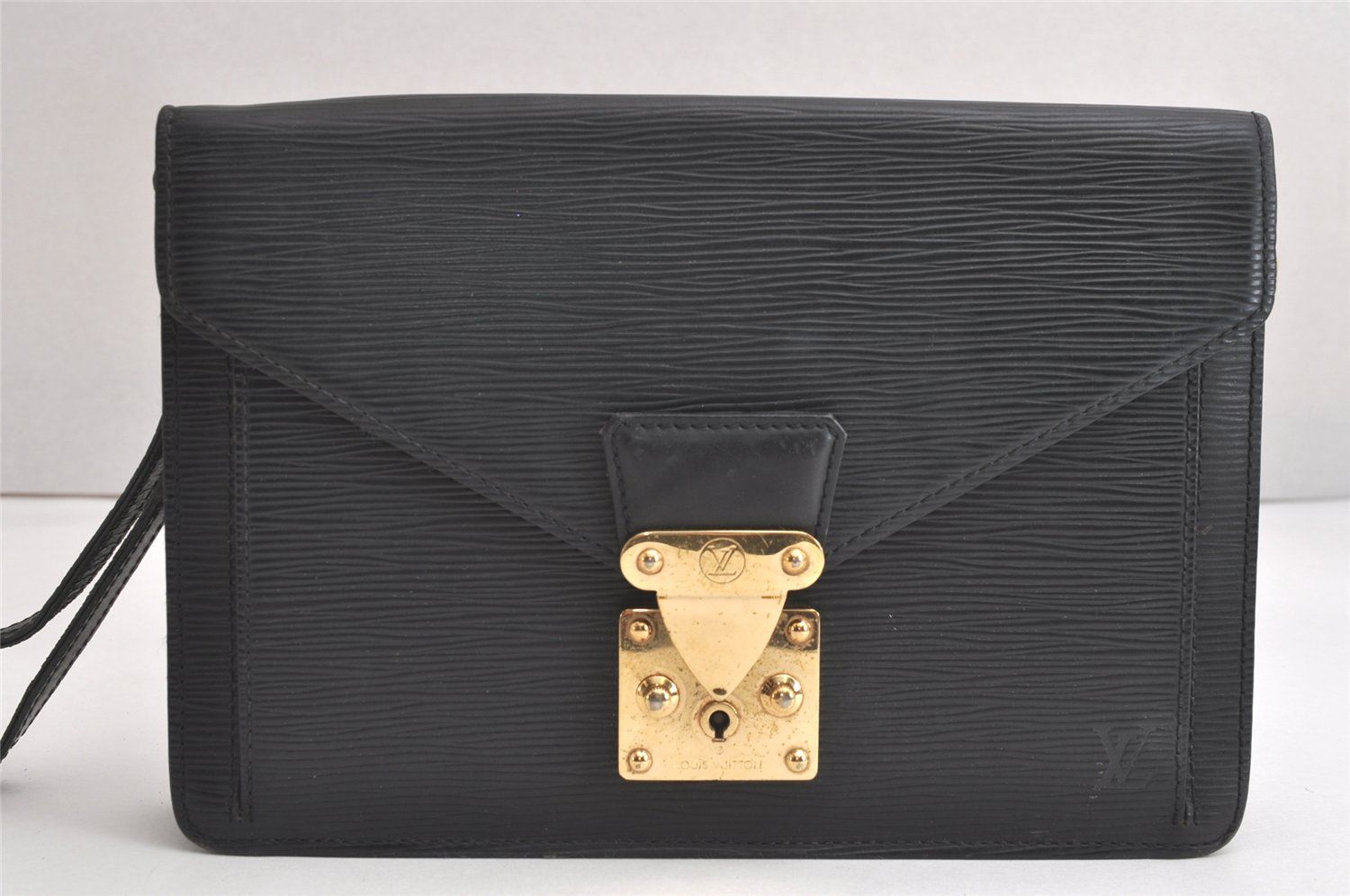 LOUIS VUITTON ルイヴィトン エピ セリエ ドラゴンヌ クラッチバッグ