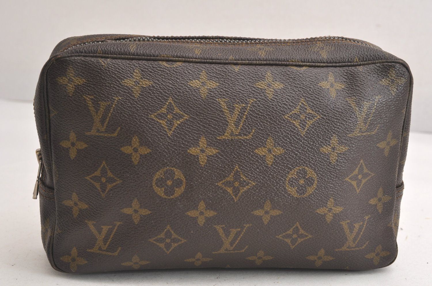 LOUIS VUITTON ルイヴィトン モノグラム トゥルース トワレット 23 クラッチハンドバッグ M47524 LV 4253N