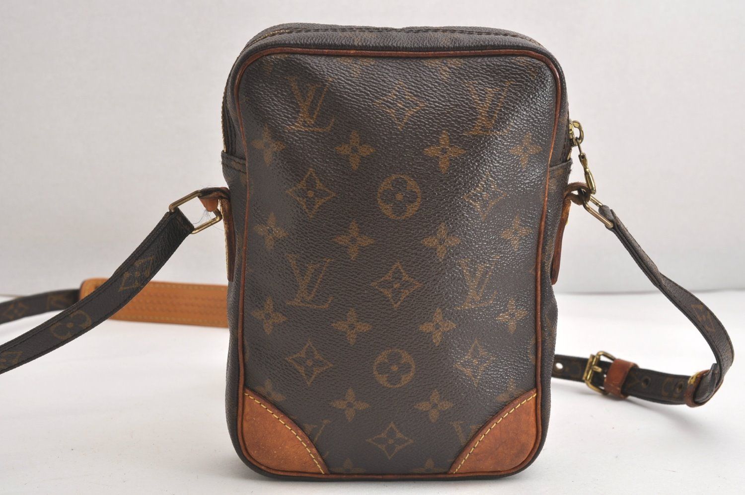 【美品】ルイヴィトン モノグラム アマゾン ショルダーバッグ ダヌーブ ルイヴィトン ダヌーブ ミニショルダーバッグ モノグラム柄 アマゾン